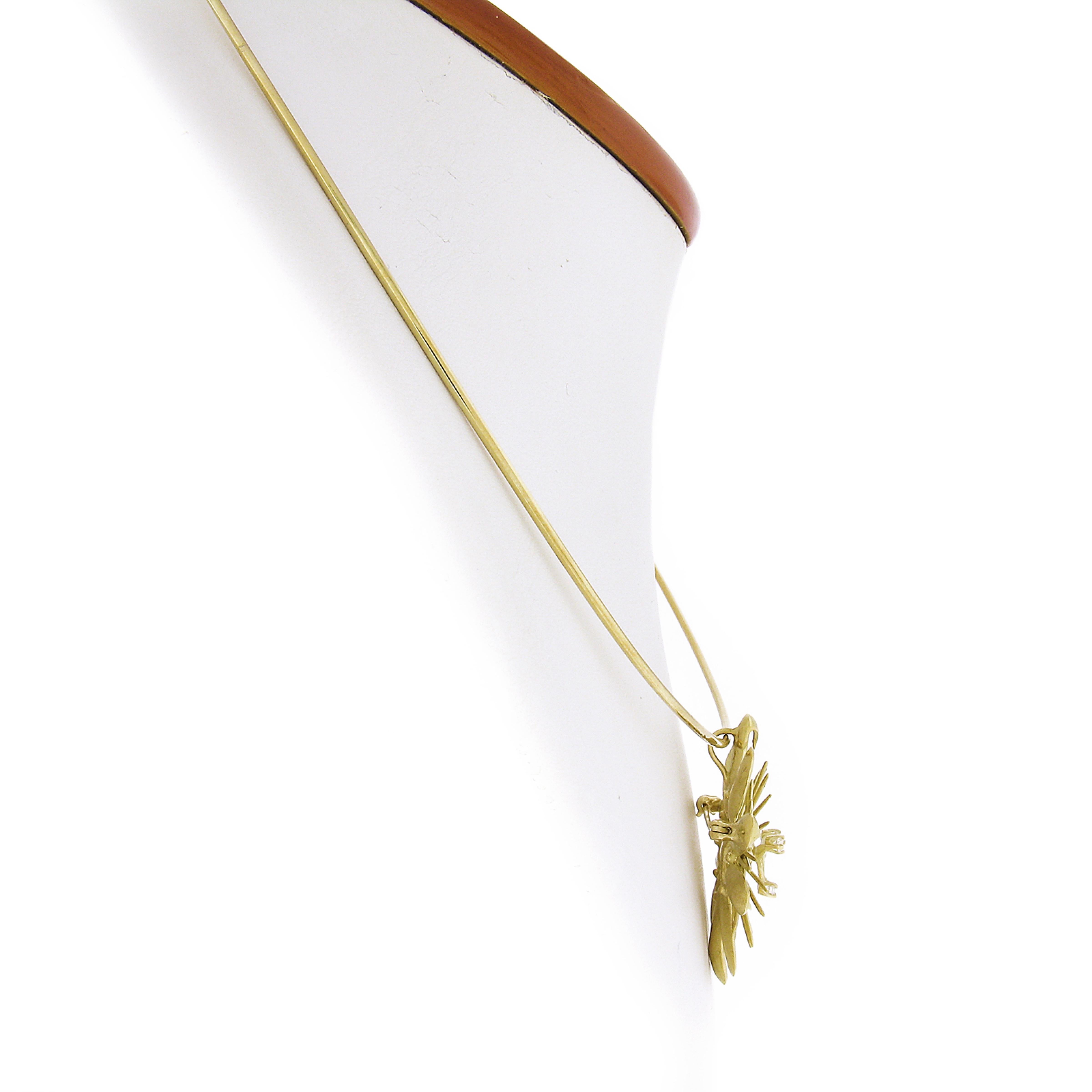 18 Karat Gold Diamant Dual Finish Blume Slide Brosche Anhänger Draht Collier Halskette (Rundschliff) im Angebot