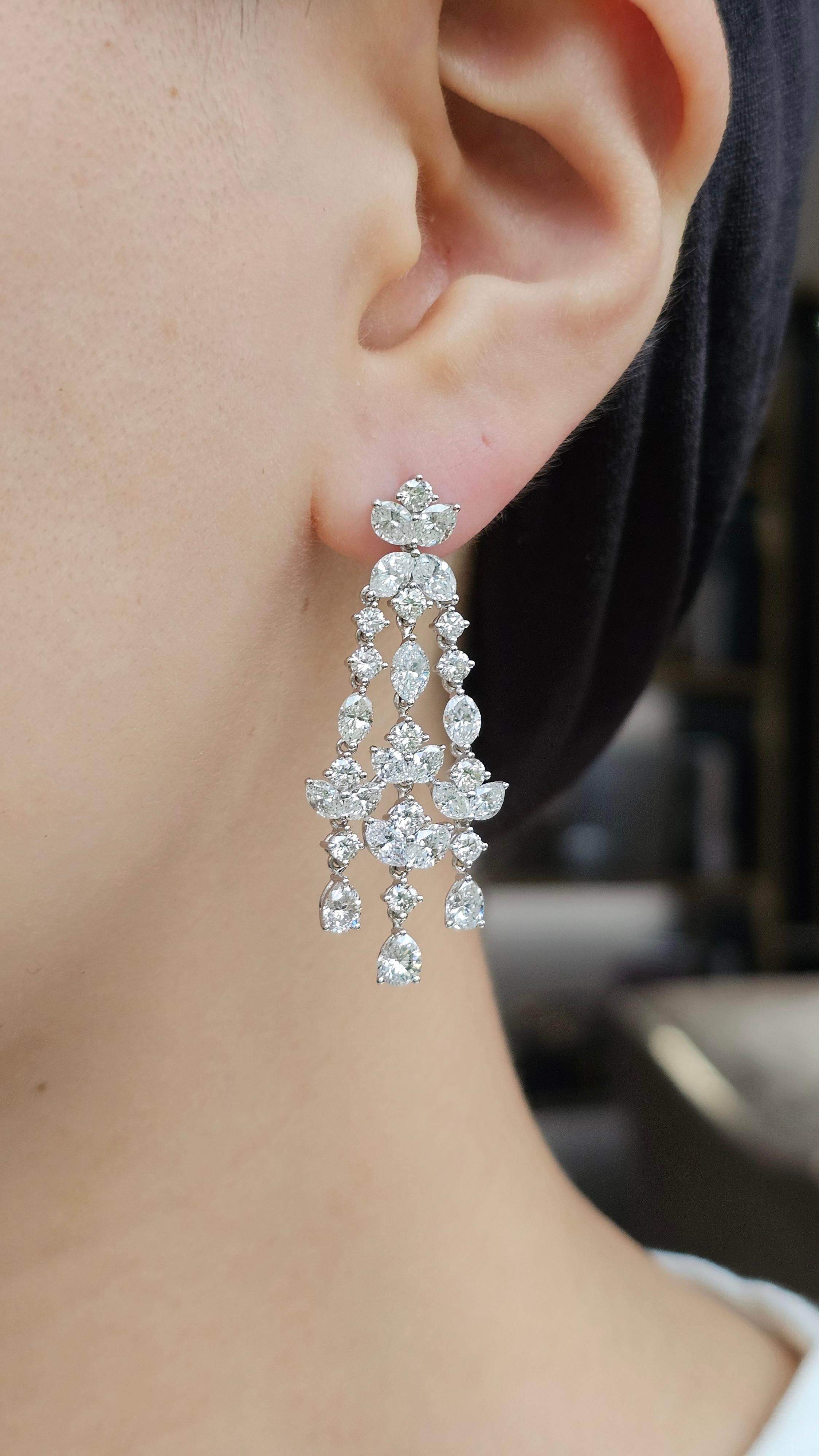 18K Gold Diamond Earrings For Sale 1