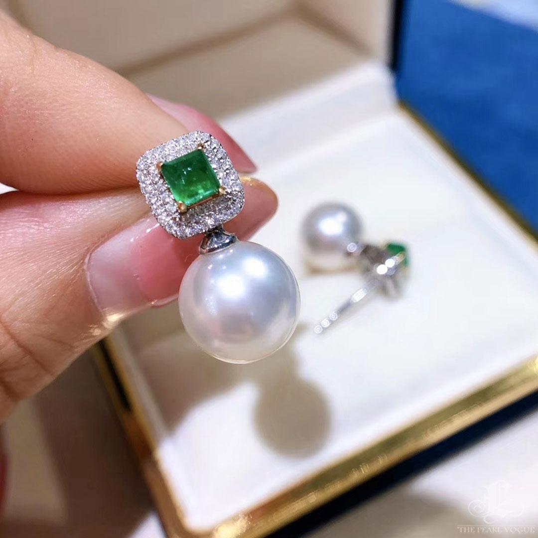 【Crown Radiance】Emerald Crown Aurora South Sea Pearl Diamonds Earrings In New Condition For Sale In New York, NY