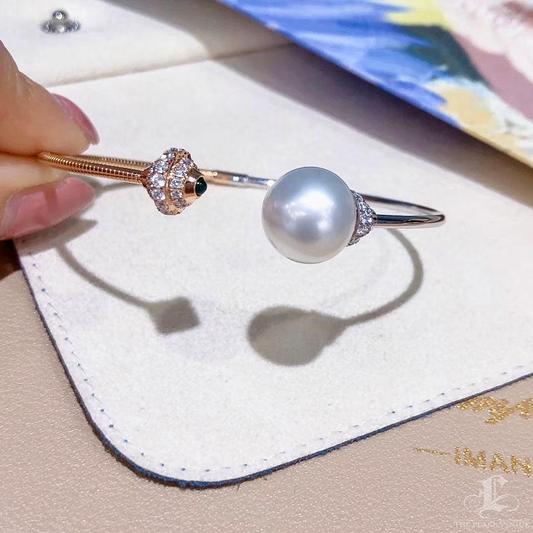 【Sculpted Geometry】Bi-Tone 18K Rose & White Gold South Sea Pearl Bracelet For Sale 1