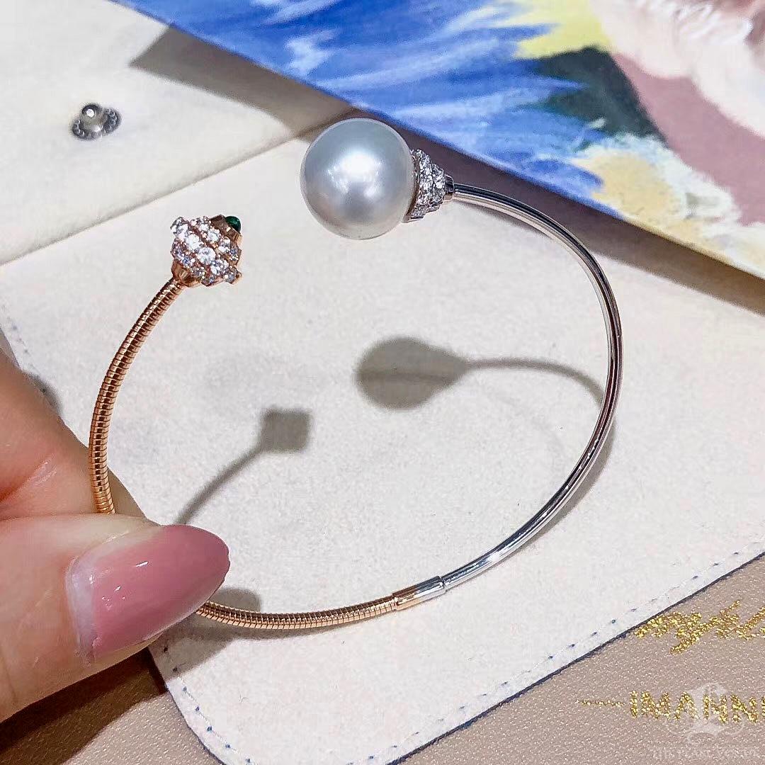 【Sculpted Geometry】Bi-Tone 18K Rose & White Gold South Sea Pearl Bracelet For Sale 2