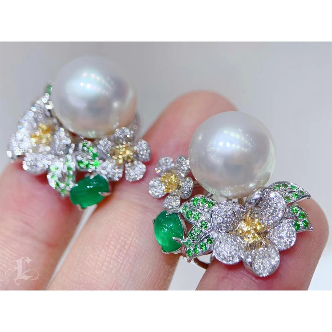 【Vine Symphony】Garden Bloom Aurora South Sea Pearl Emerald Diamond Earrings For Sale 1