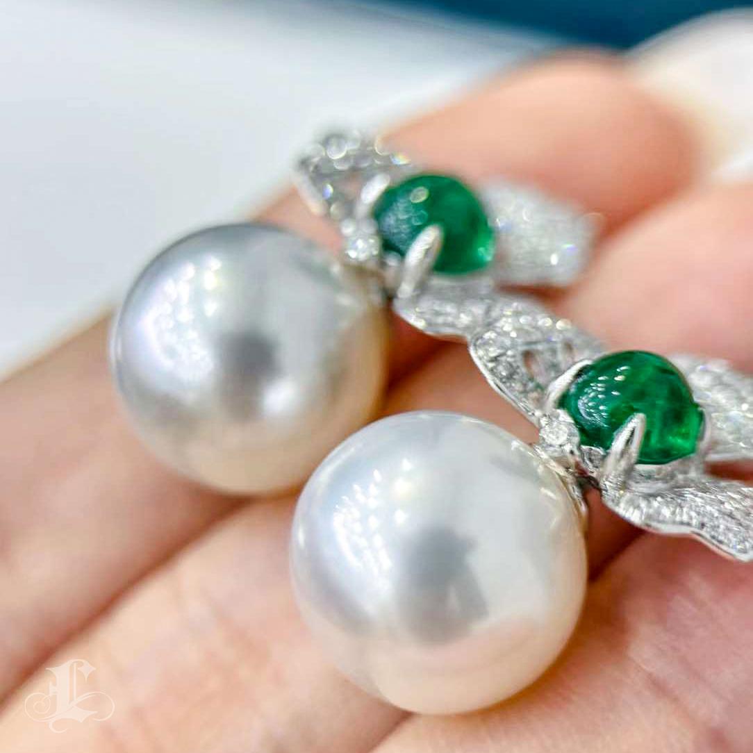 【Vine Symphony】Emerald Orchid Aurora South Sea Pearl Earrings In New Condition For Sale In New York, NY