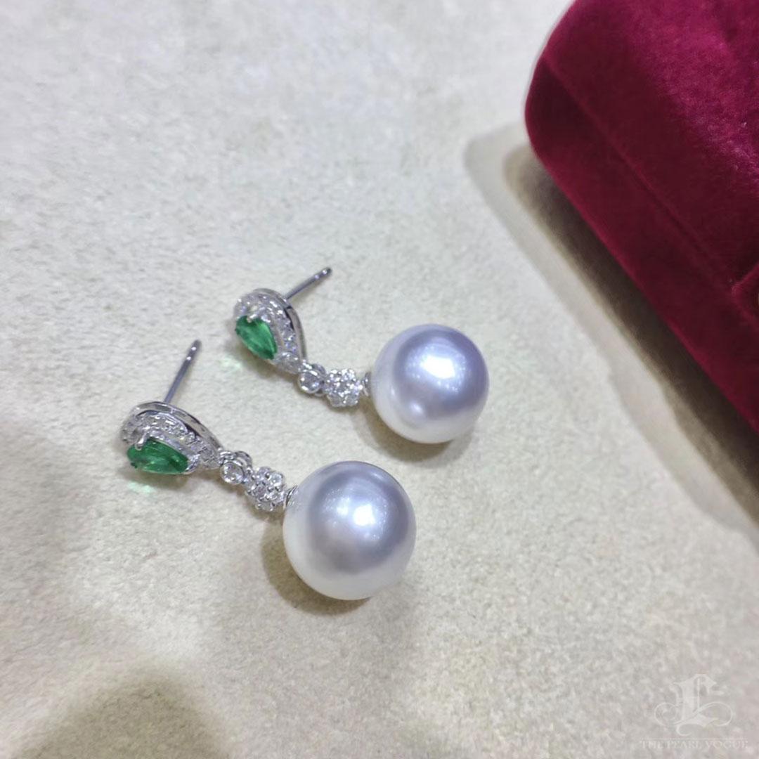 【Jādora】Emerald Drop Aurora South Sea Pearl Evening Earrings For Sale 3