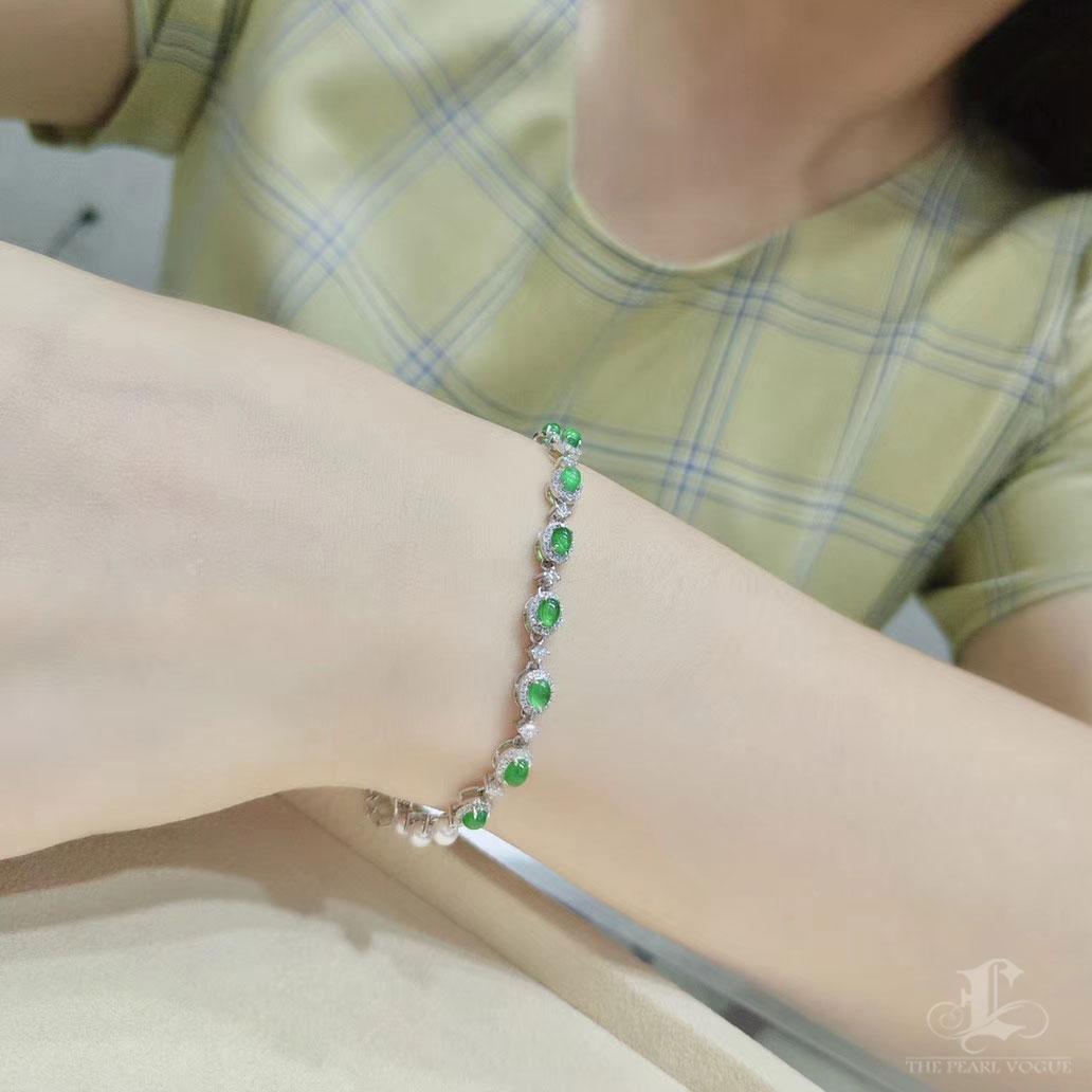 【Jādora】Verdant Garden Aurora Akoya Pearl & Emerald Bracelet For Sale 6