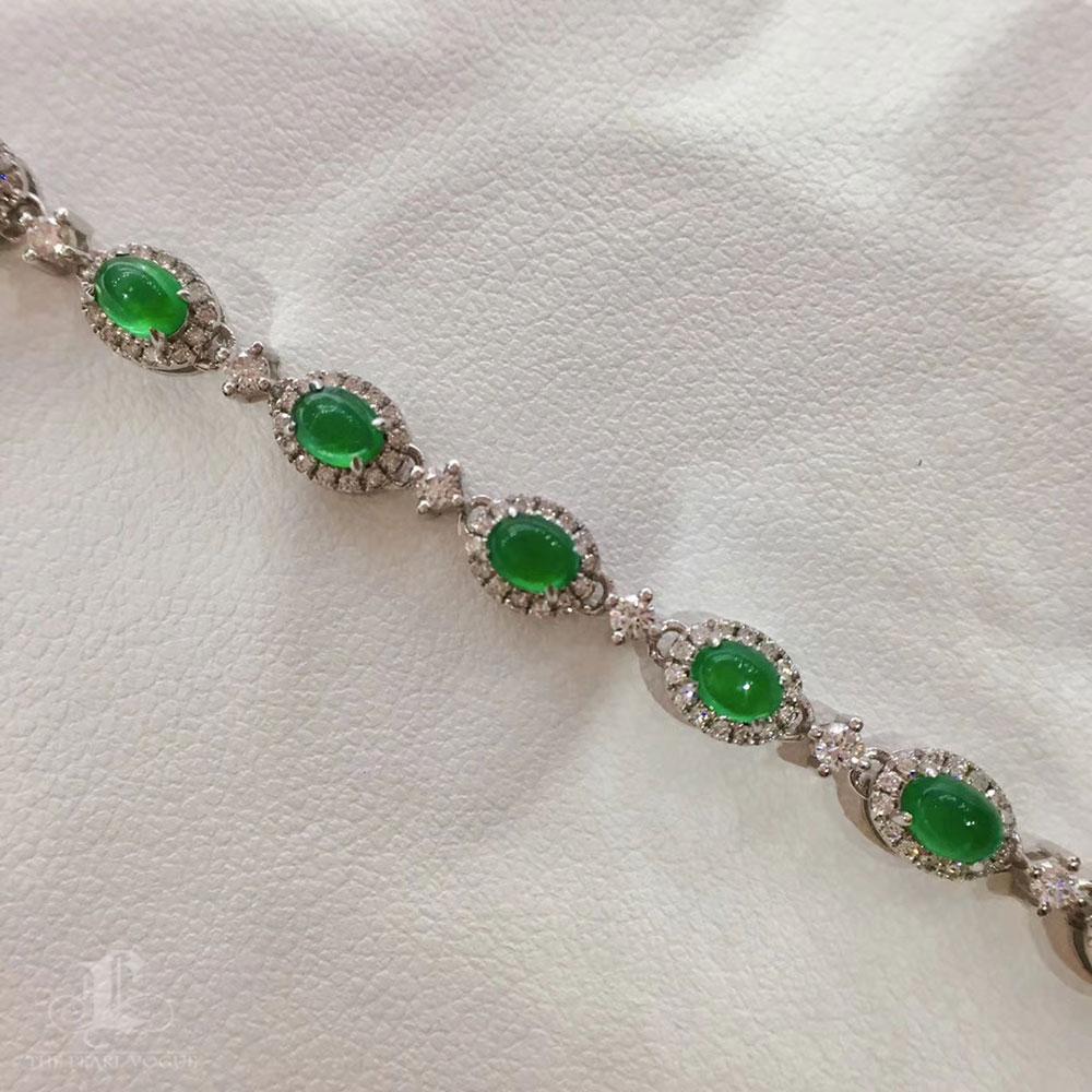 【Jādora】Verdant Garden Aurora Akoya Pearl & Emerald Bracelet For Sale 4