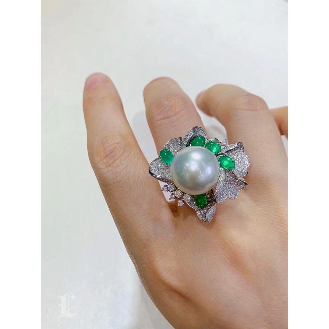 【Crown Radiance】Convertible Emerald & South Sea Pearl Statement Ring Pendant For Sale 6