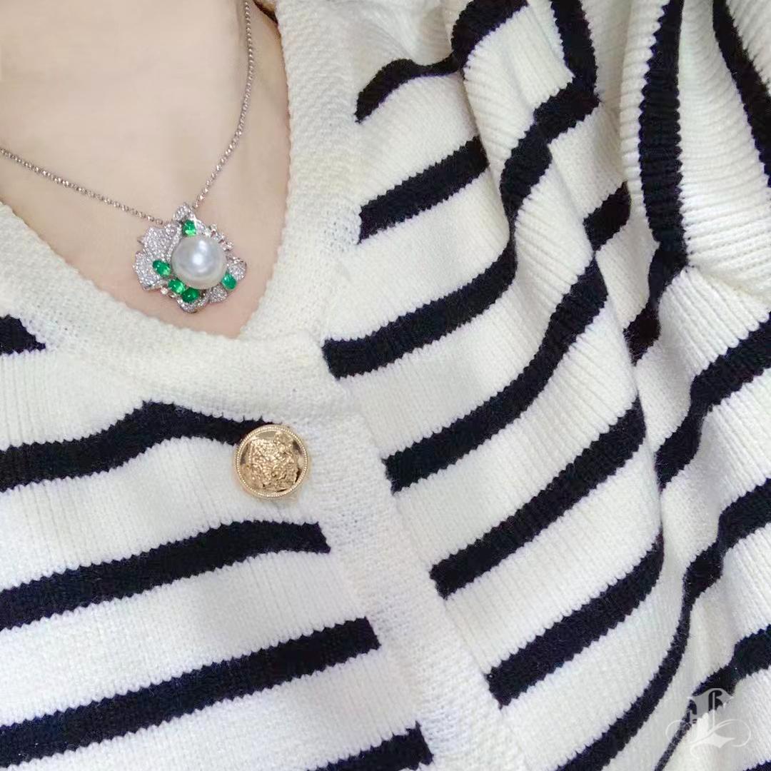【Crown Radiance】Convertible Emerald & South Sea Pearl Statement Ring Pendant For Sale 7