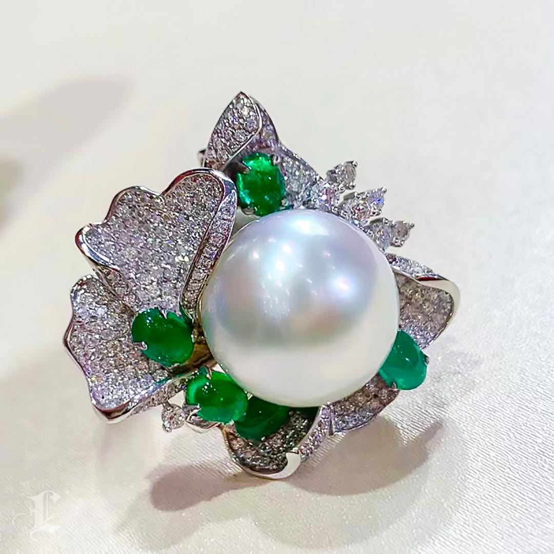 【Crown Radiance】Convertible Emerald & South Sea Pearl Statement Ring Pendant For Sale 5