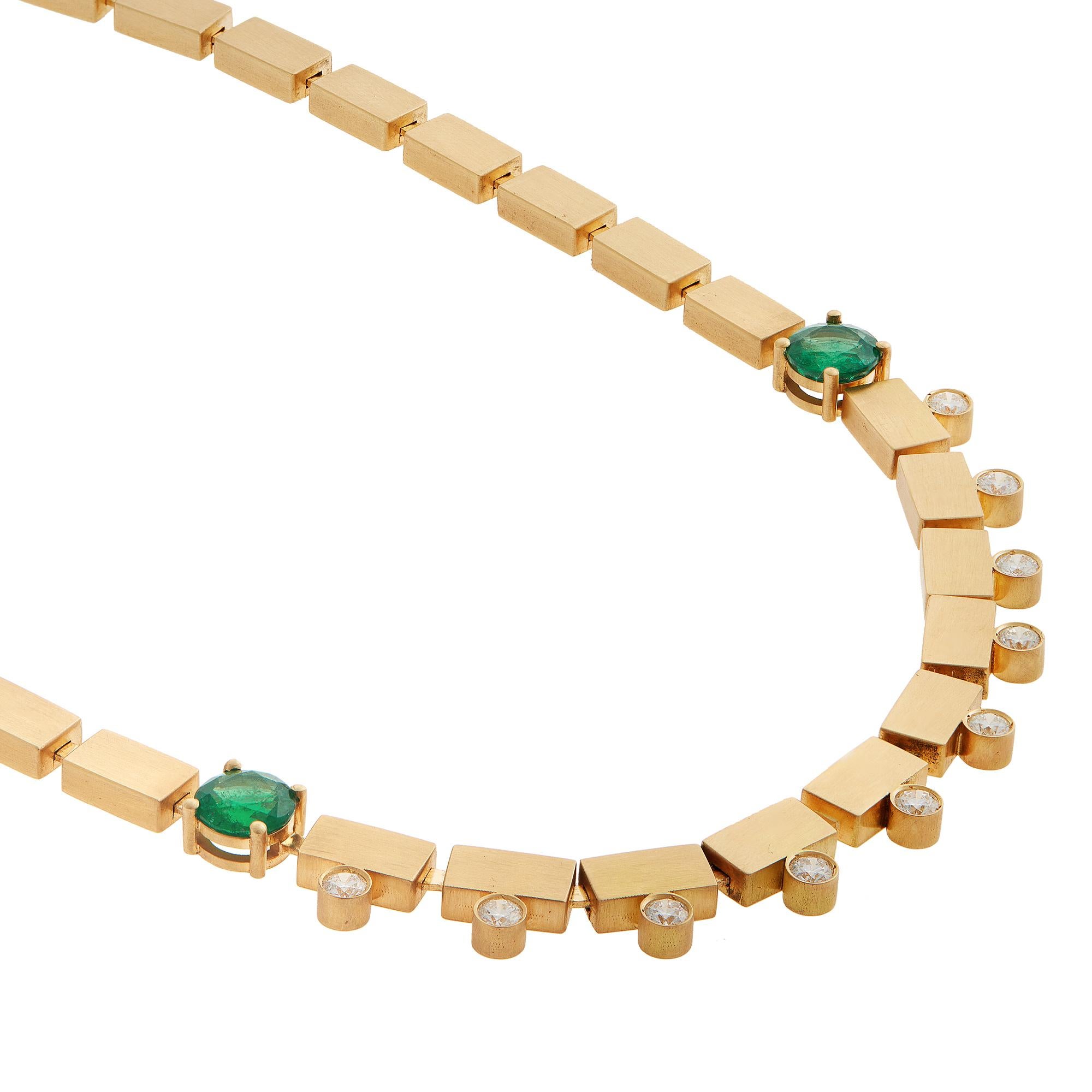 Round Cut 18 Karat Gold Diamond and Emerald River Dew Necklace For Sale