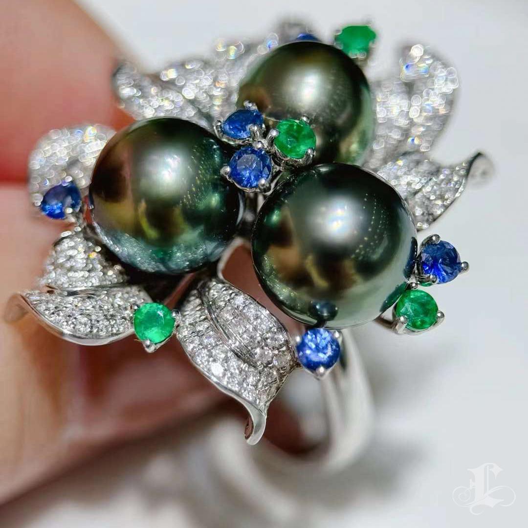 【Sinfonia di vite】 Anello con perle di Tahiti e pietre preziose del Giardino Incantato Aurora in vendita 1