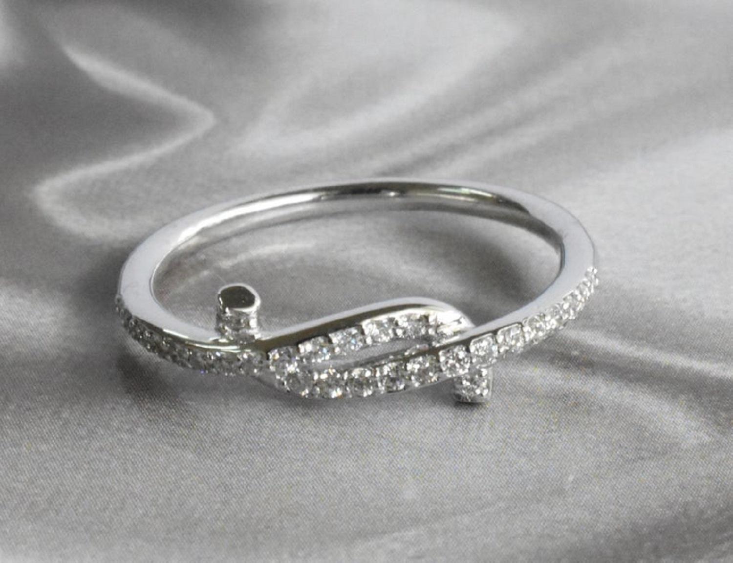 For Sale:  18k Gold Diamond Engagement Ring Diamond Knot Ring Wedding Ring 6