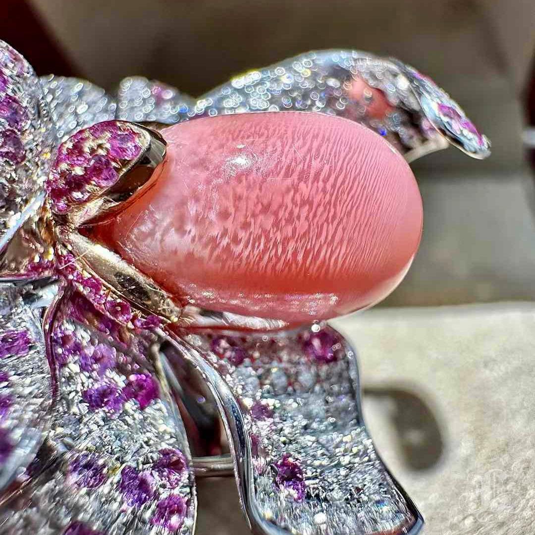 Uncut 【Conchéa】Empress Orchid Convertible 3-Way Conch Pearl & Diamond Jewelry — 5.2ct For Sale
