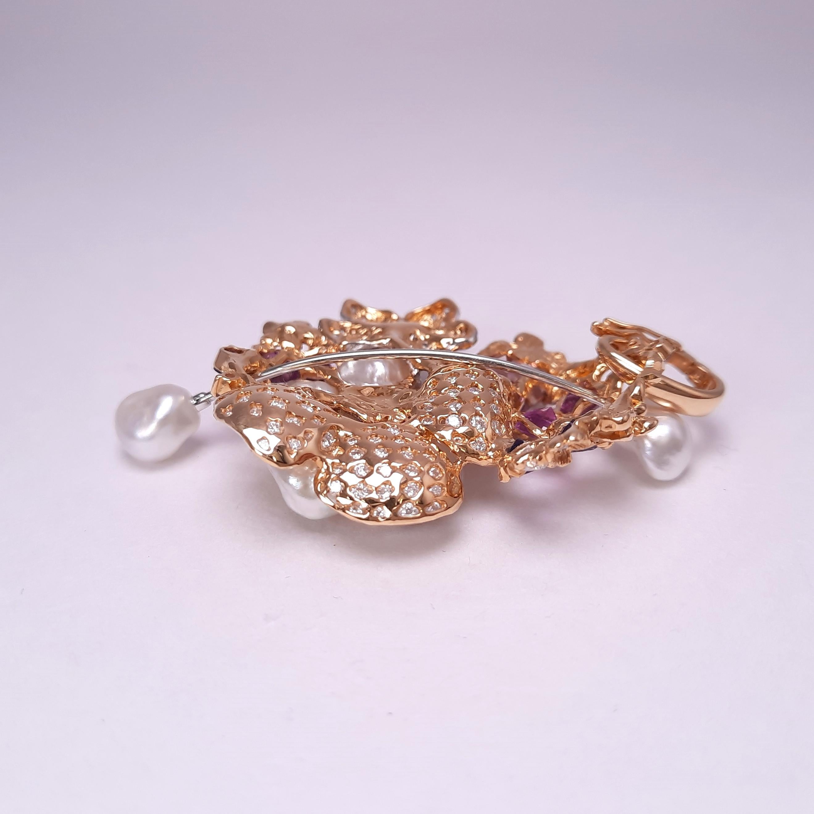 18K Gold Diamond Fancy Sapphire Keshi Pearl Handmade Brooch Pendant In New Condition In Hong Kong, HK