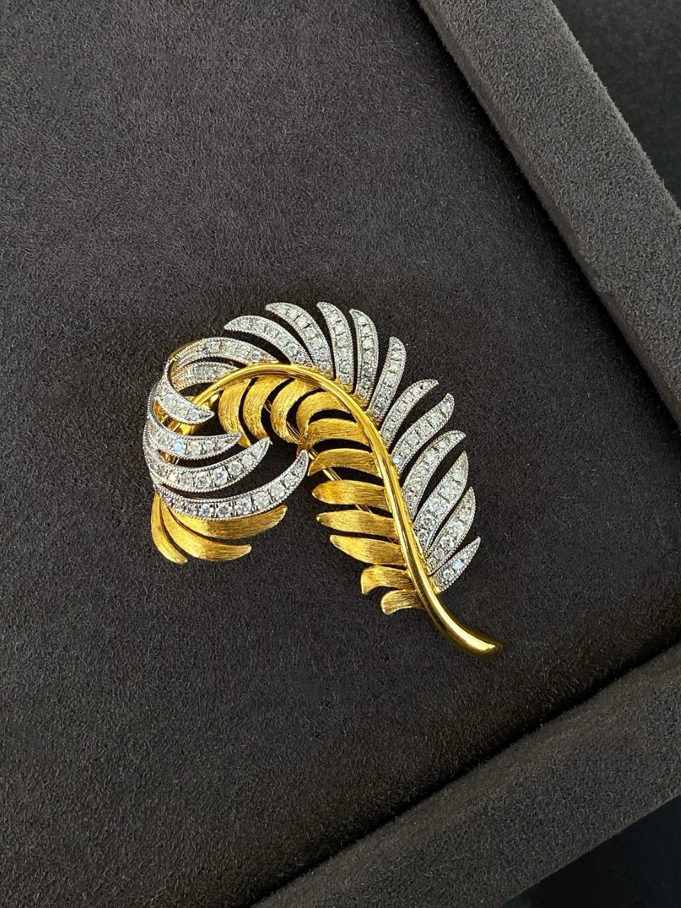 18K Gold Diamant-Feder-Brosche 9,05g Erbstück Qualität Luxus im Zustand „Neu“ im Angebot in Kowloon, HK
