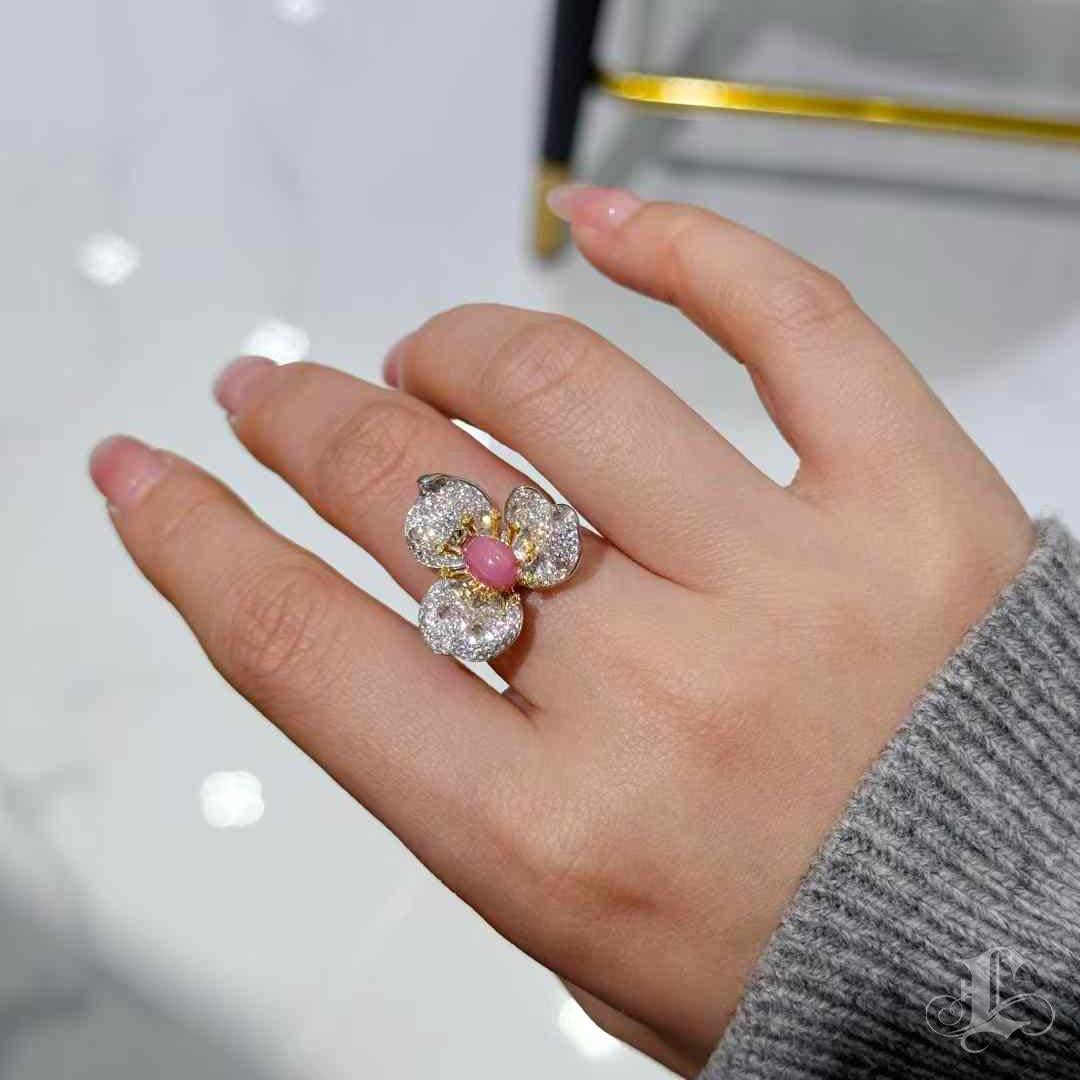 【Conchéa】Divine Orchid Convertible Conch Pearl Ring & Pendant — 1.3ct For Sale 7