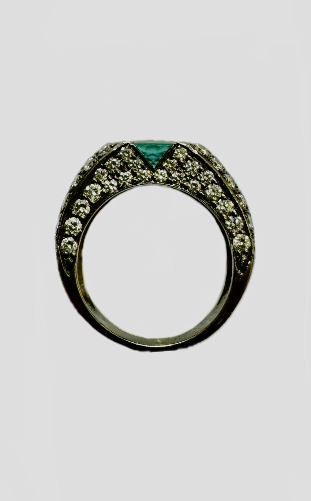 Bague de fiançailles en or 18 carats avec tourmaline Paraiba ovale de 4 carats certifiée GIA en vente 1