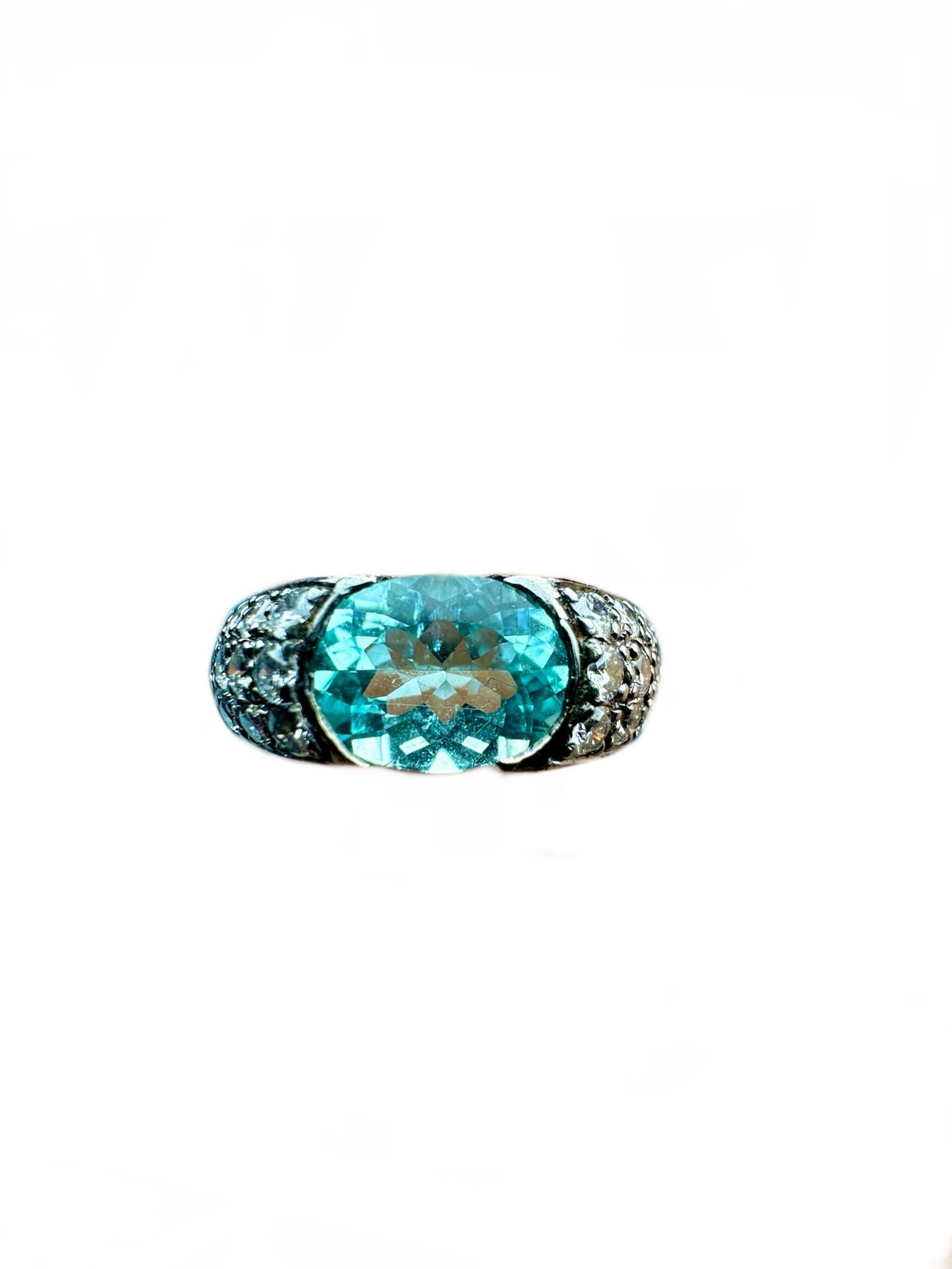 Bague de fiançailles en or 18 carats avec tourmaline Paraiba ovale de 4 carats certifiée GIA en vente 2