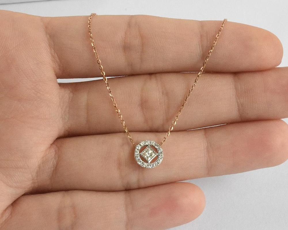 Modern 18k Gold Diamond Halo Necklace Princess Cut Necklace Diamond Pendant For Sale
