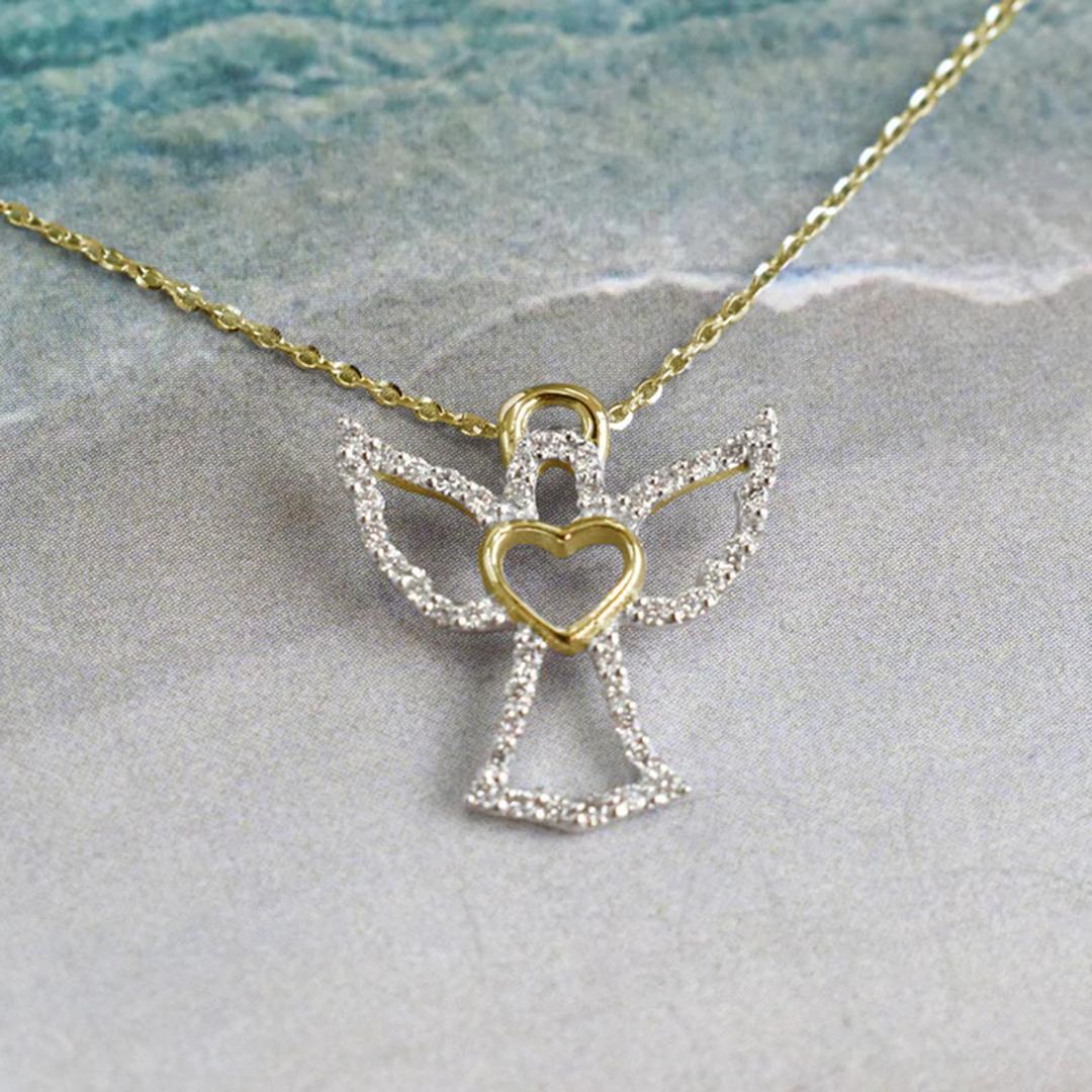 Moderne Collier pendentif en or 18k avec breloque ange en forme de cœur et diamant en vente