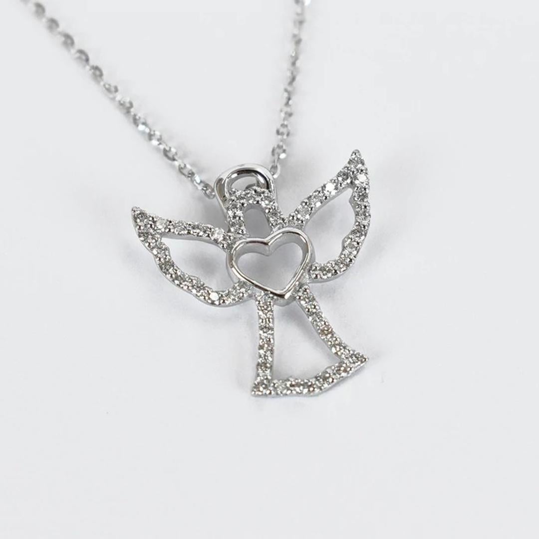 18k Gold Diamond Heart Angel Charm Pendent Necklace In New Condition For Sale In Bangkok, TH