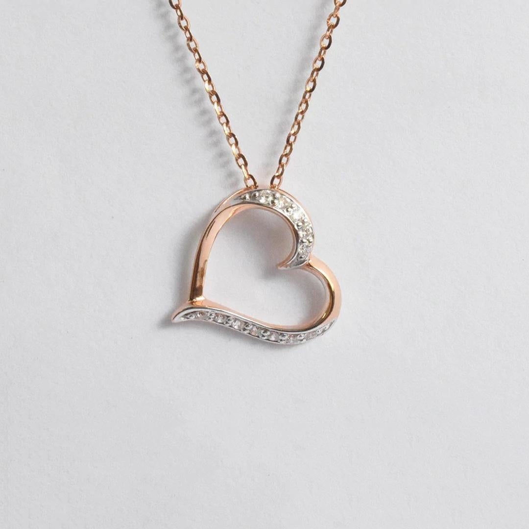 Round Cut 18k Gold Diamond Heart Pendant Necklace Valentine Jewelry For Sale
