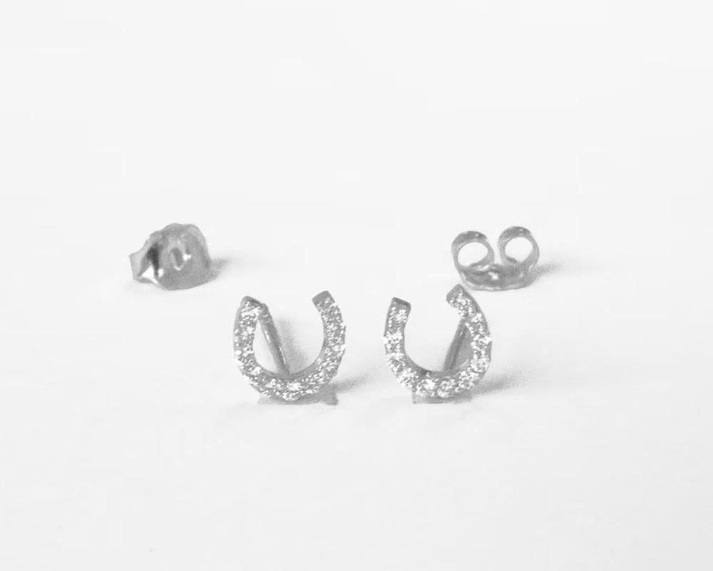 Moderne Boucles d'oreilles en or 18 carats avec diamants, fer à cheval Boucles d'oreilles minimales pour tous les jours en vente