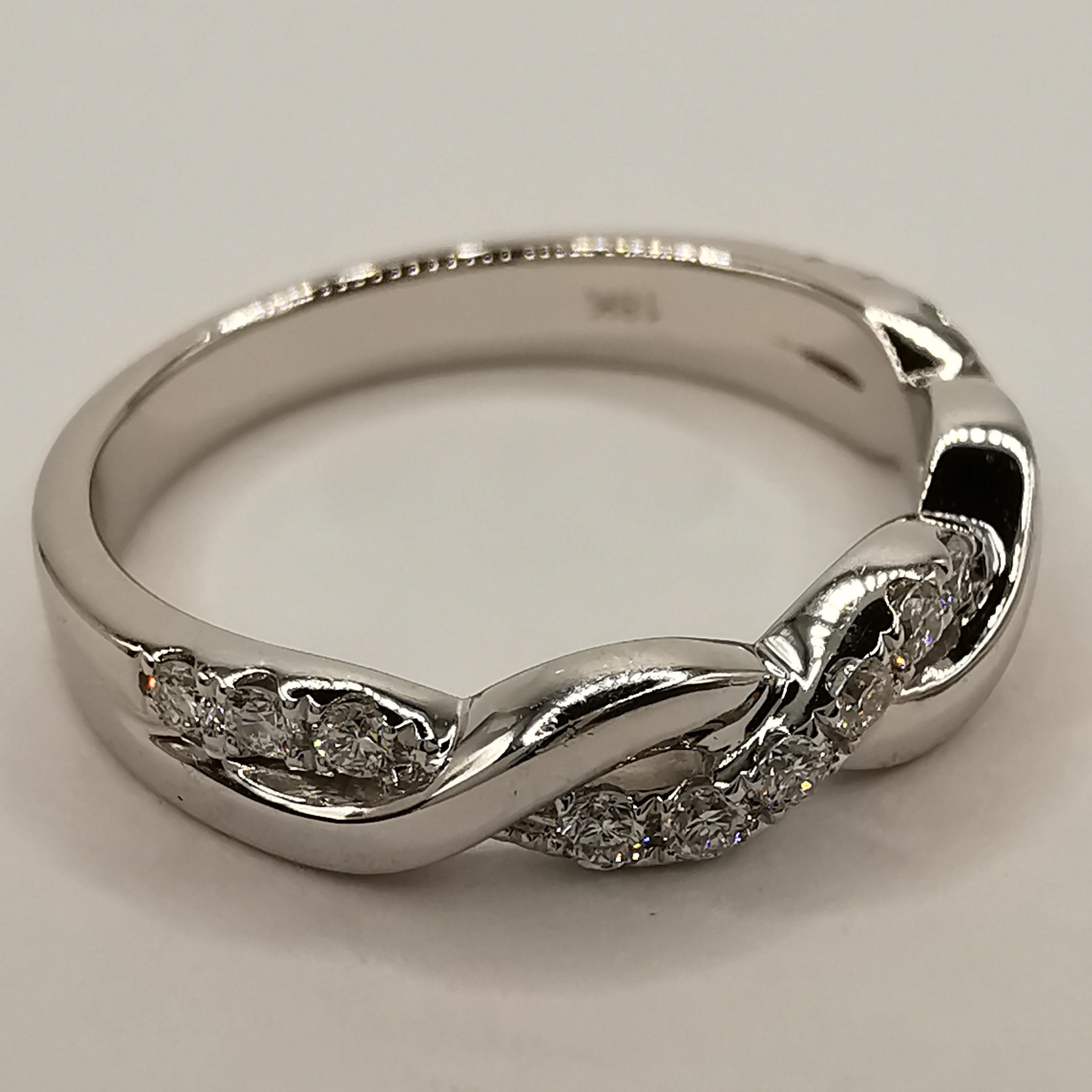 For Sale:  18K White Gold Diamond Interlaced Pavé Infinity Band Wedding Ring 2