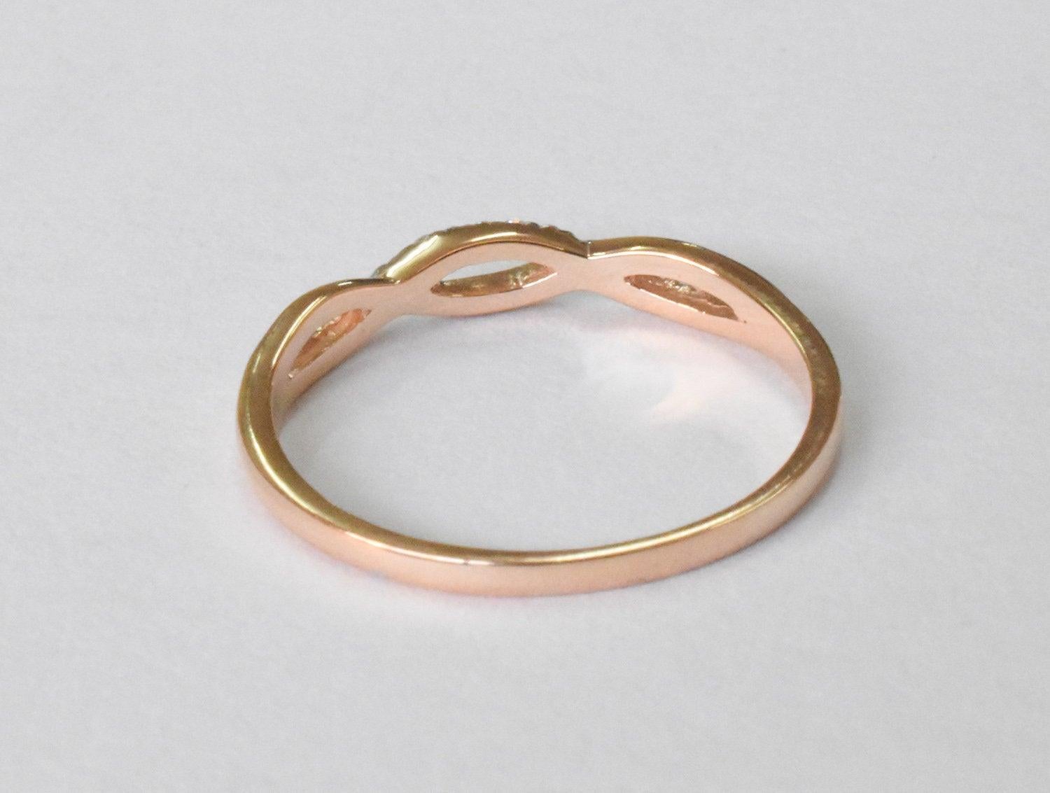For Sale:  18k Gold Diamond Infinity Band Wedding Ring 6