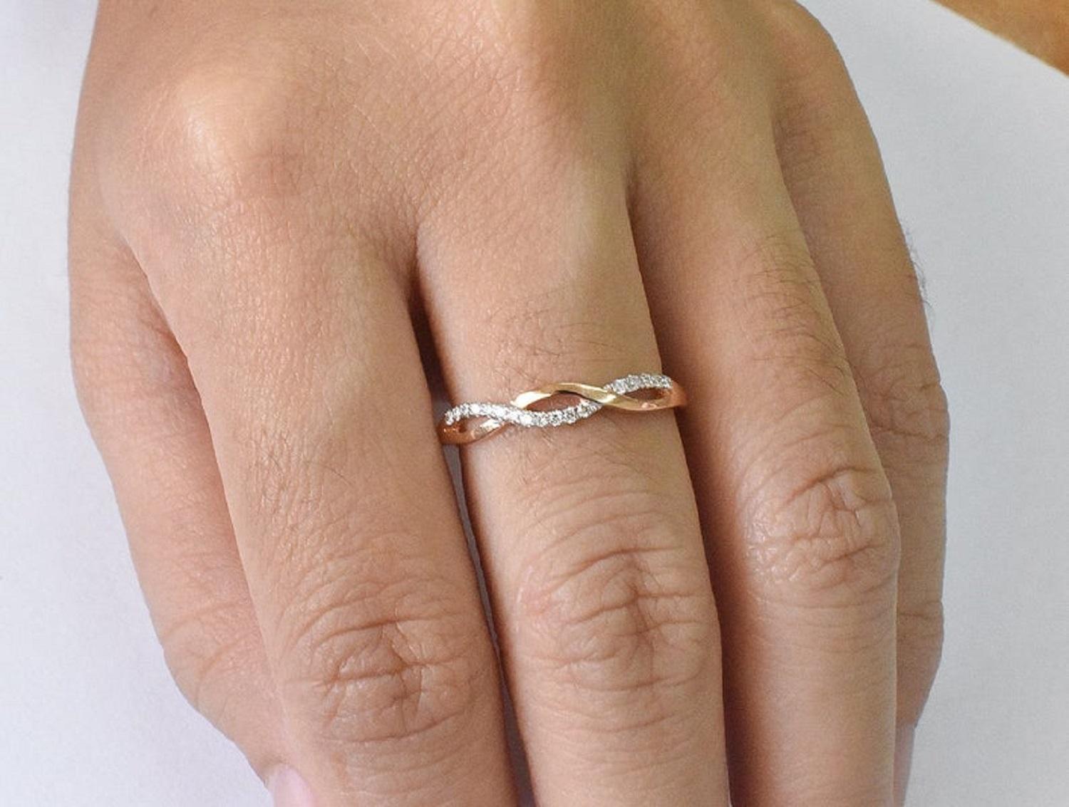 For Sale:  18k Gold Diamond Infinity Band Wedding Ring 9