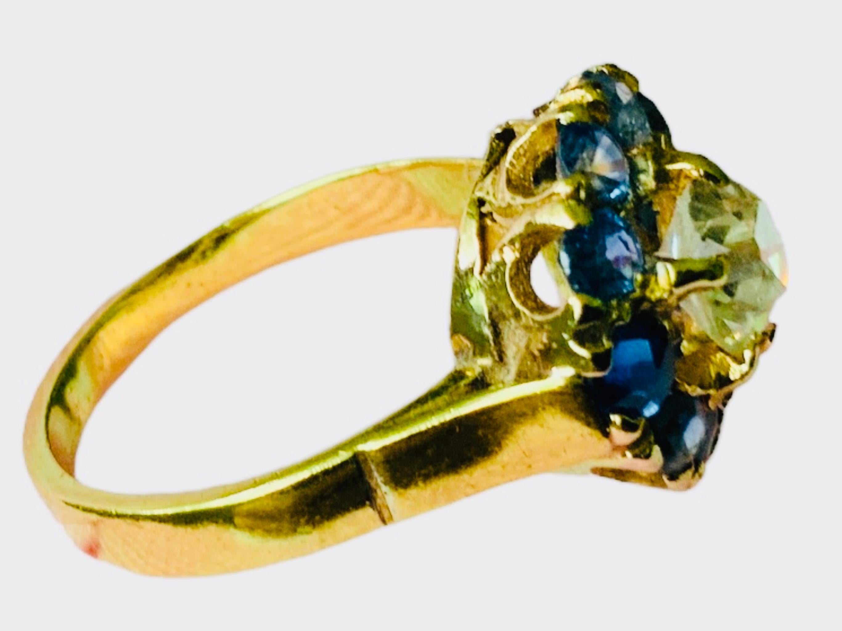 Anello a grappolo con diamante e iolite in oro 18k In condizioni buone in vendita a Guaynabo, PR