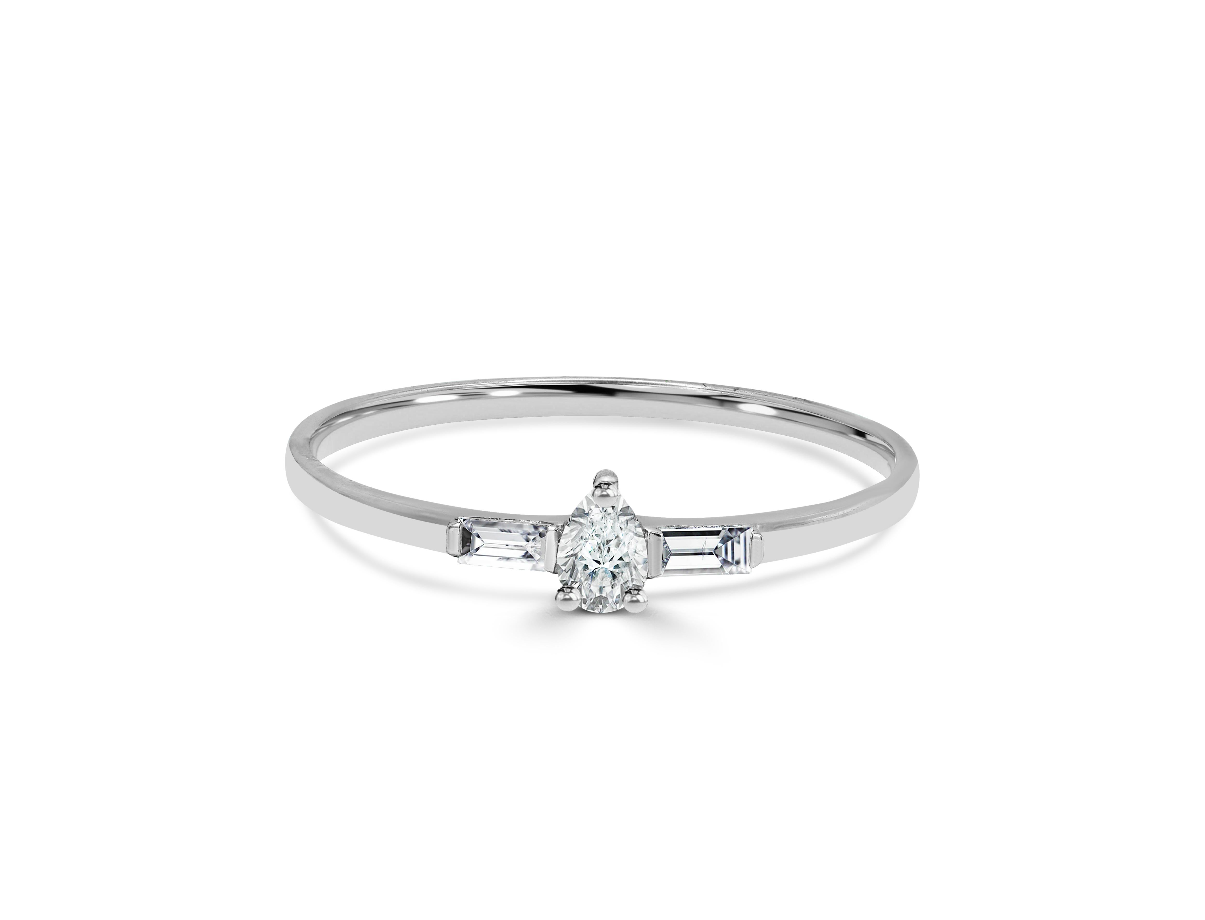 For Sale:  18k Gold Diamond Ring Pear Cut Diamond Ring Baguette Diamond Ring 4