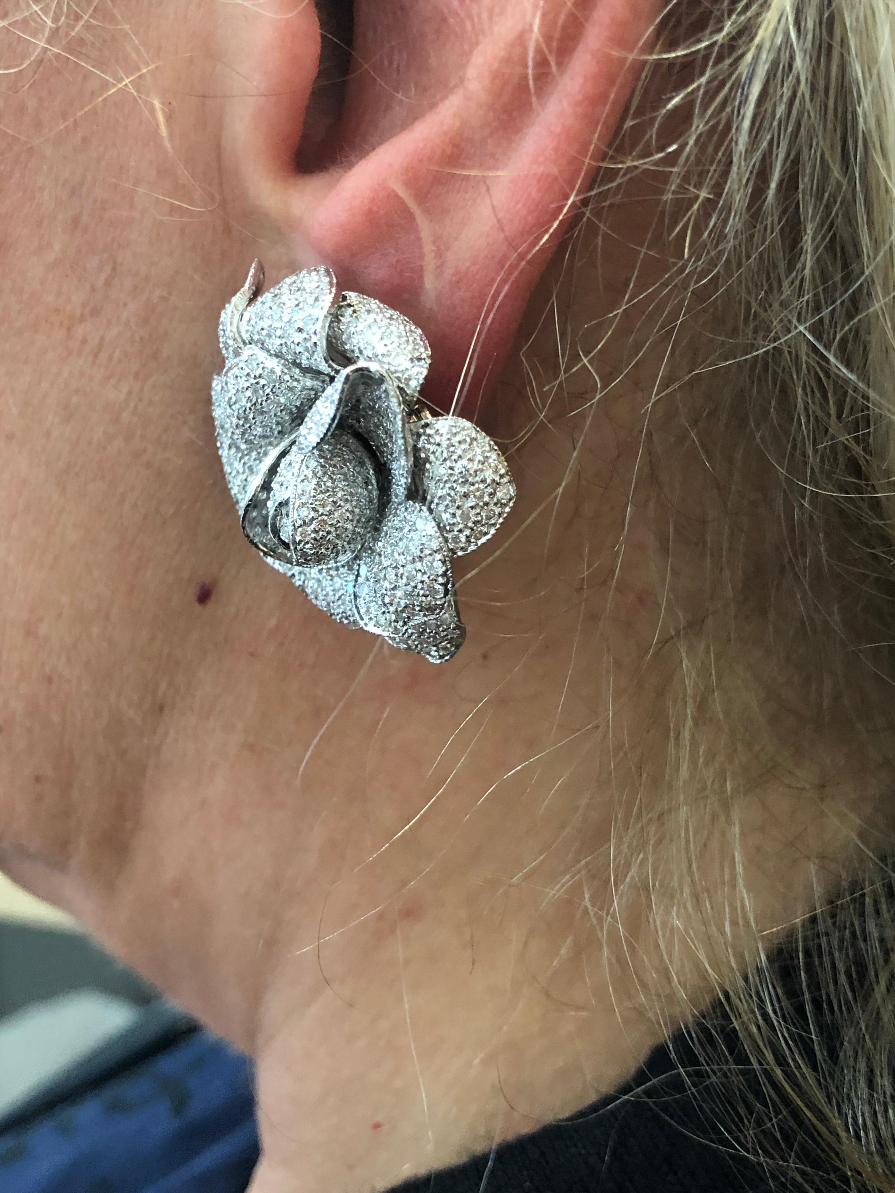 Women's 18K Gold Diamond Rose Earrings For Sale