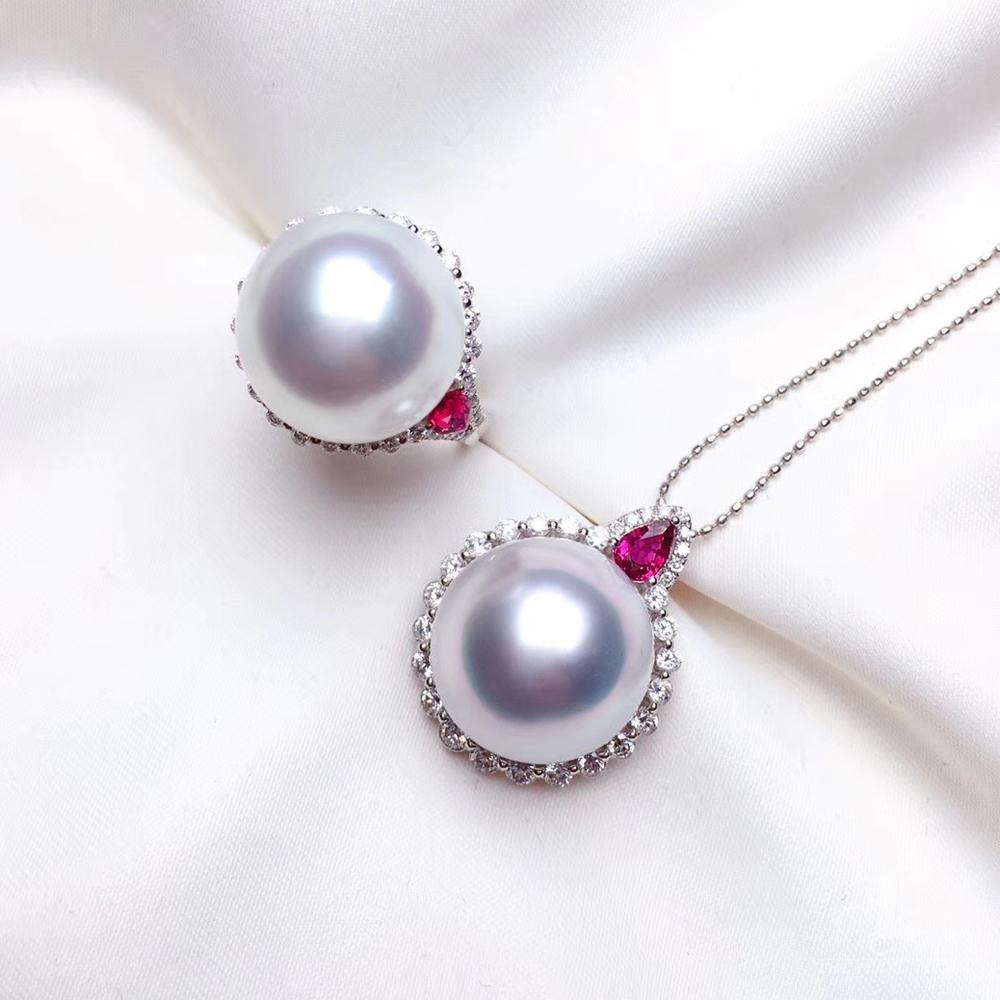 【Crown Radiance】Flame Aurora South Sea Pearl Ruby Diamond Cocktail Ring In New Condition For Sale In New York, NY