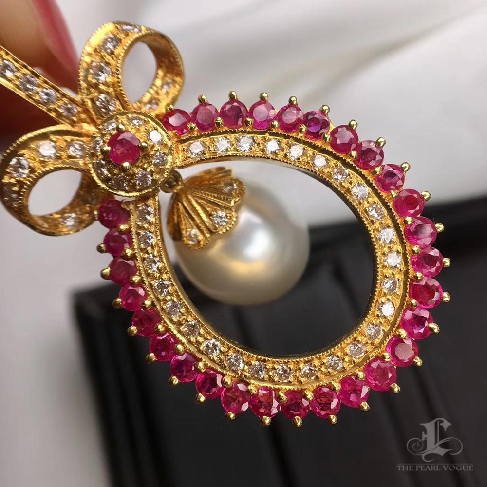 De las mujeres 【Corona Resplandor】Regal Bow Aurora South Sea Pearl Ruby Diamond Pendant en venta