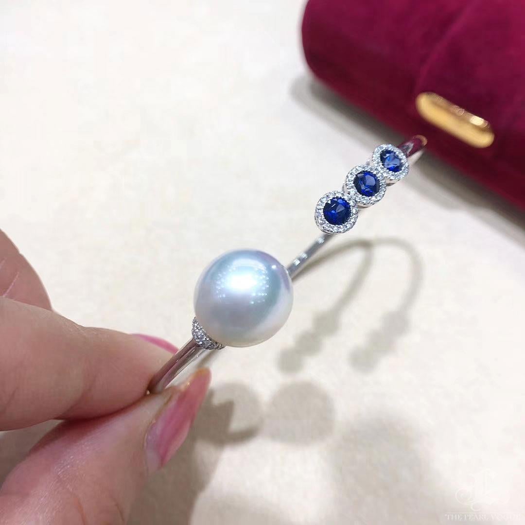 【Geometría Esculpida】Línea Celestial Perla del Mar del Sur Zafiro Diamante Pulsera en venta 2
