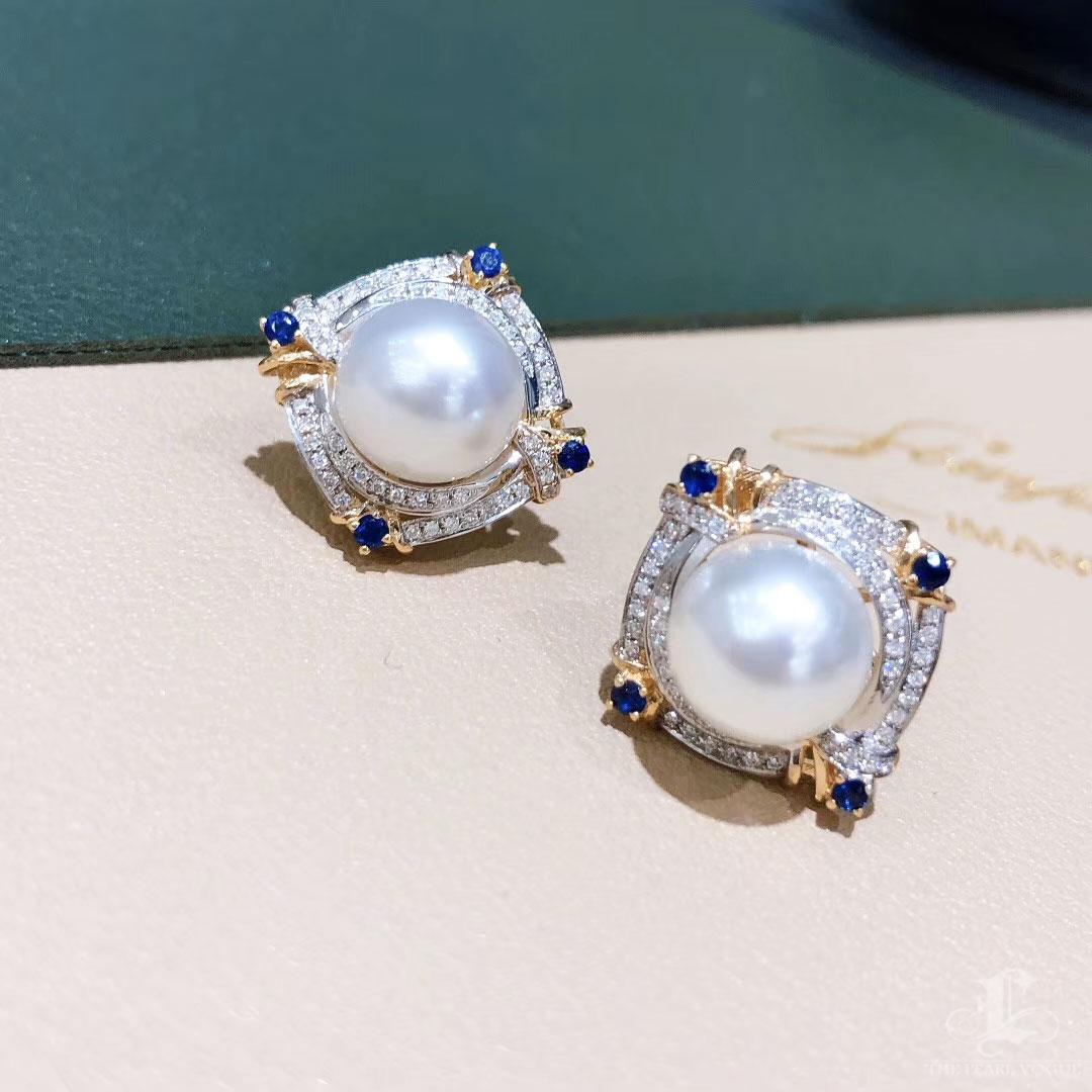 【Crown Radiance】 Aurora South Sea Pearl & Sapphire Diamond Stud Earrings For Sale 3