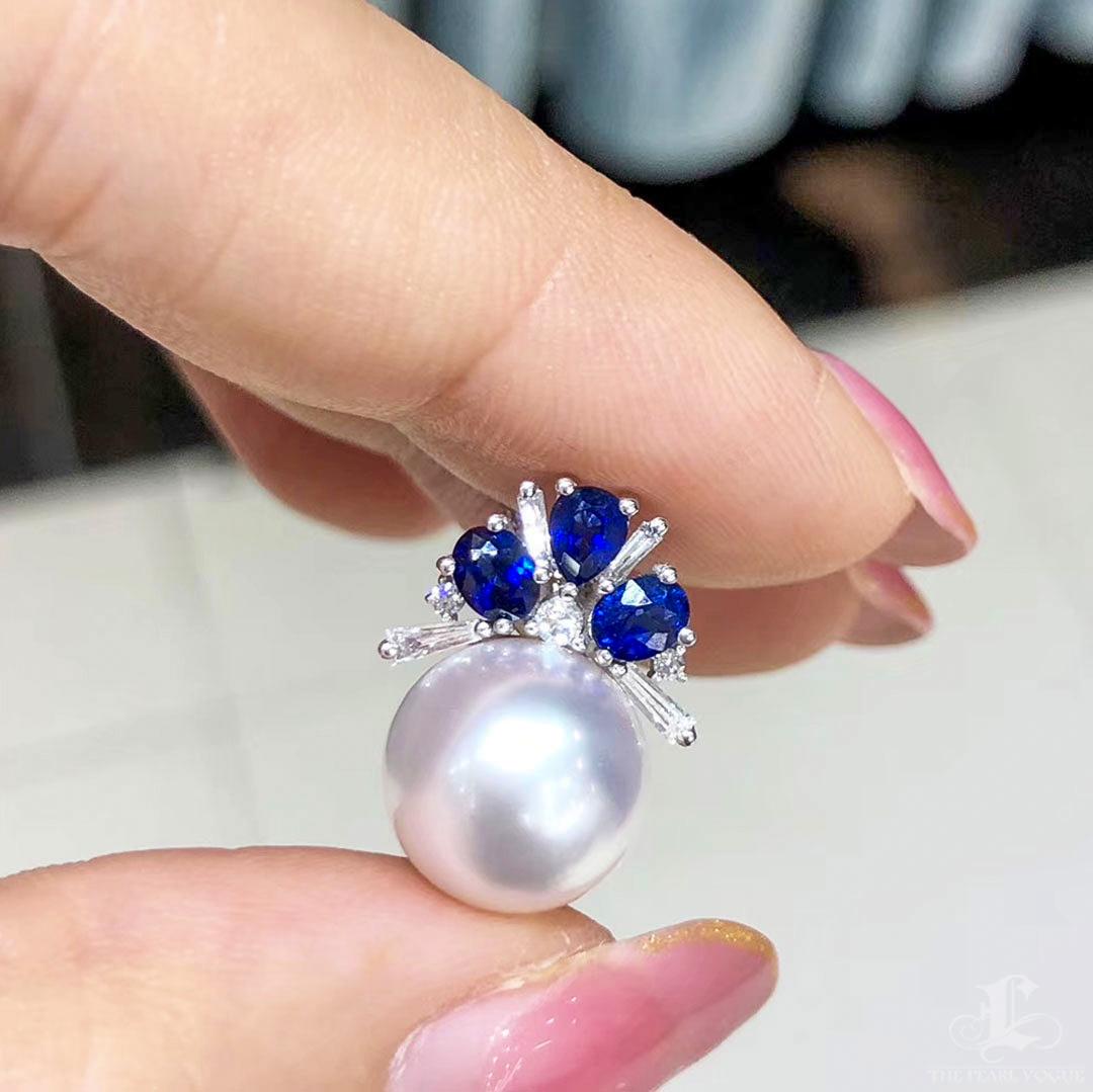 【Crown Radiance】Royal Bloom Aurora South Sea Pearl Sapphire and Diamond Pendant In New Condition For Sale In New York, NY