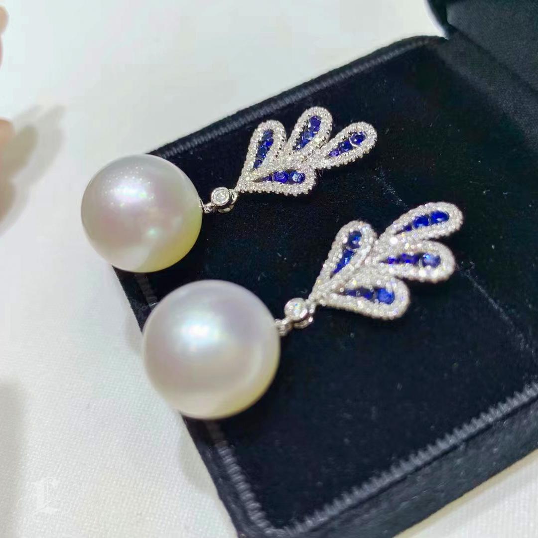 【Vine Symphony】Celestial Plumage South Sea Pearl Sapphire Diamond Earrings In New Condition For Sale In New York, NY