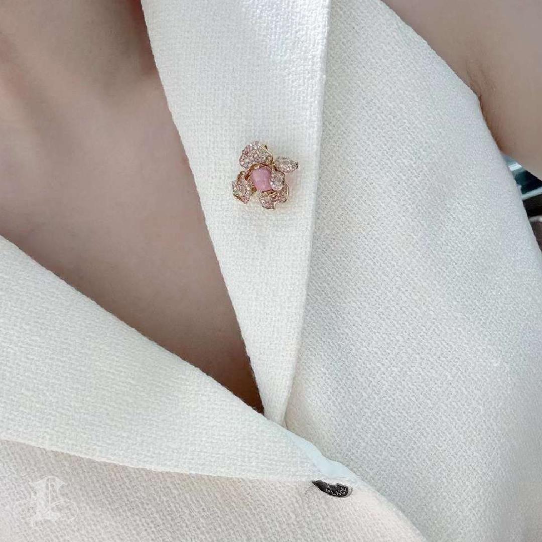 【Conchéa】Flaming Bloom Joyería de 3 conchas y zafiros - 3.6ct en venta 9