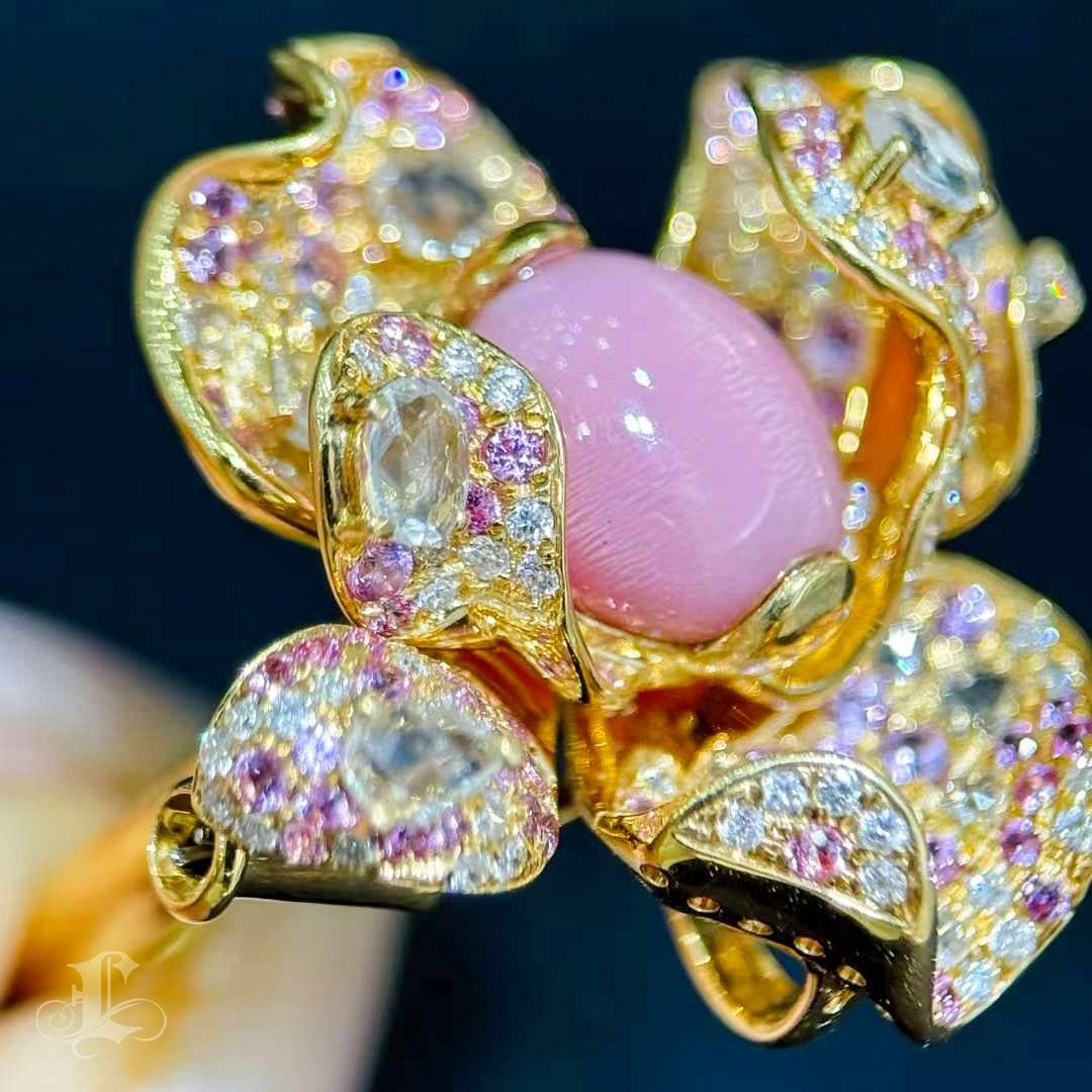 De las mujeres 【Conchéa】Flaming Bloom Joyería de 3 conchas y zafiros - 3.6ct en venta