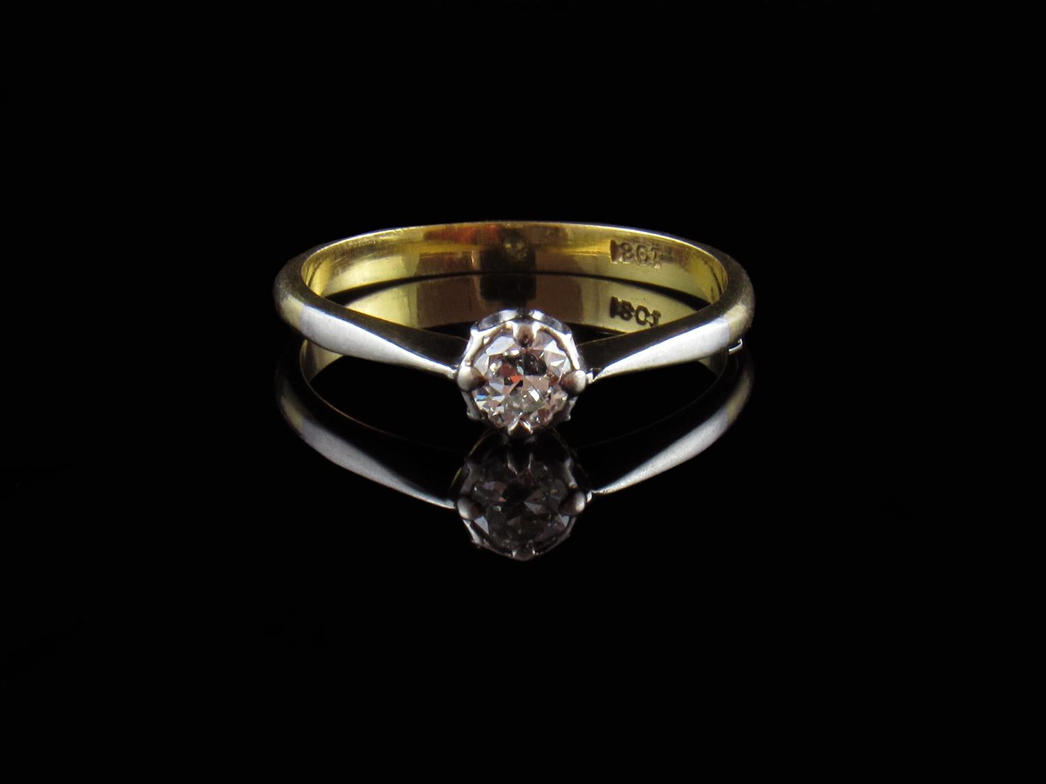 18-Karat Gold Diamond Solitaire Engagement Ring in Classic Four Prong Setting In Good Condition In Dallington, East Sussex