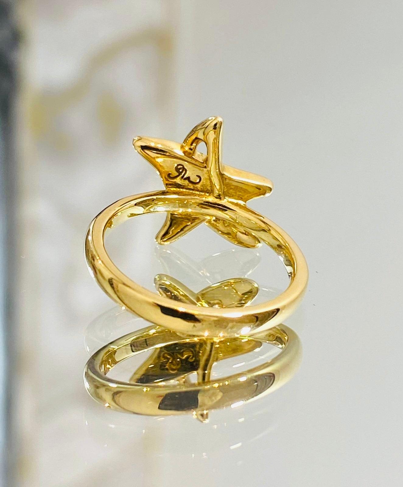 Women's 18k Gold & Diamond Star Ring For Sale