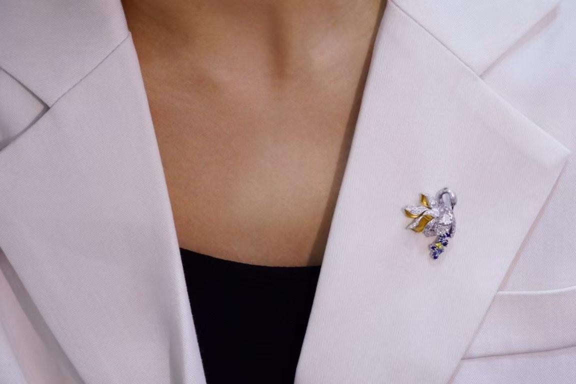 Women's or Men's 18K Gold Diamond Swan Brooch/Pendant with Yellow Sapphire and Blue Sapphire For Sale