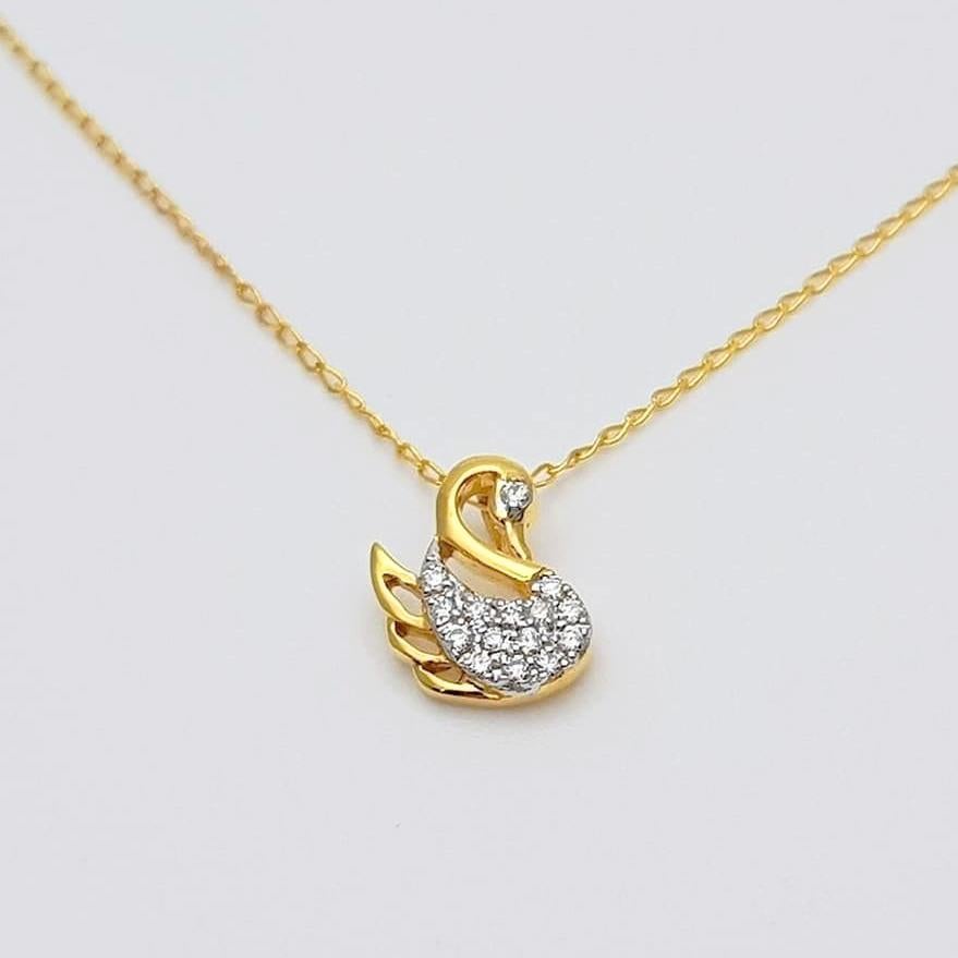 18k Gold Diamant Swan Halskette Lucky Swan Minimal Diamant Halskette (Rundschliff) im Angebot