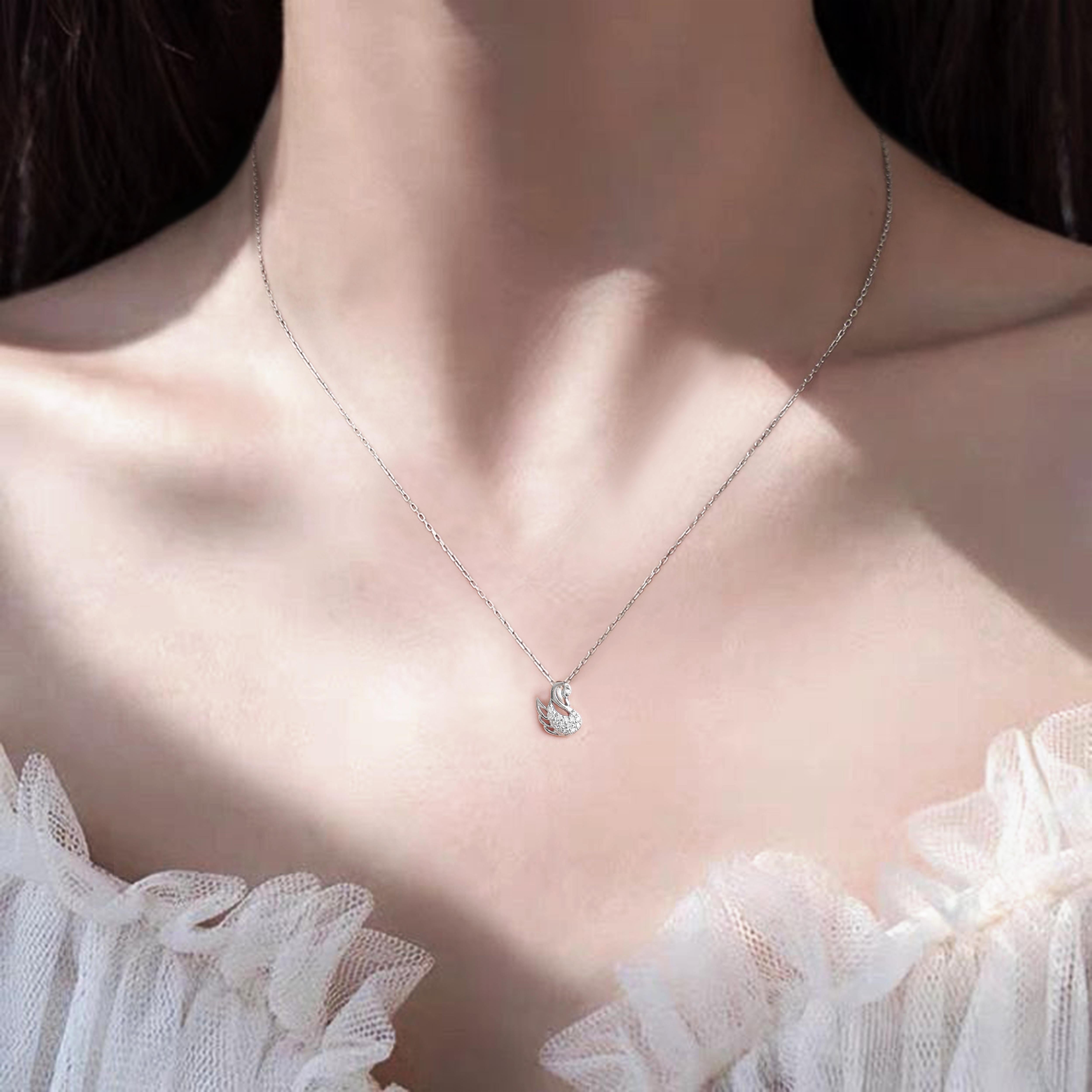 18k Gold Diamant Swan Halskette Lucky Swan Minimal Diamant Halskette im Angebot 2