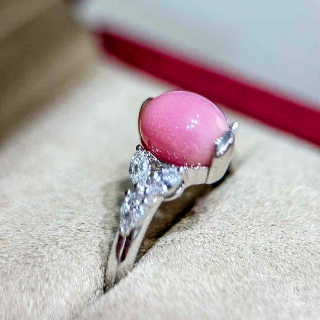 【Conchéa】Flame Petal Bloom Conch Pearl & Diamond Ring — 2.8ct For Sale 5