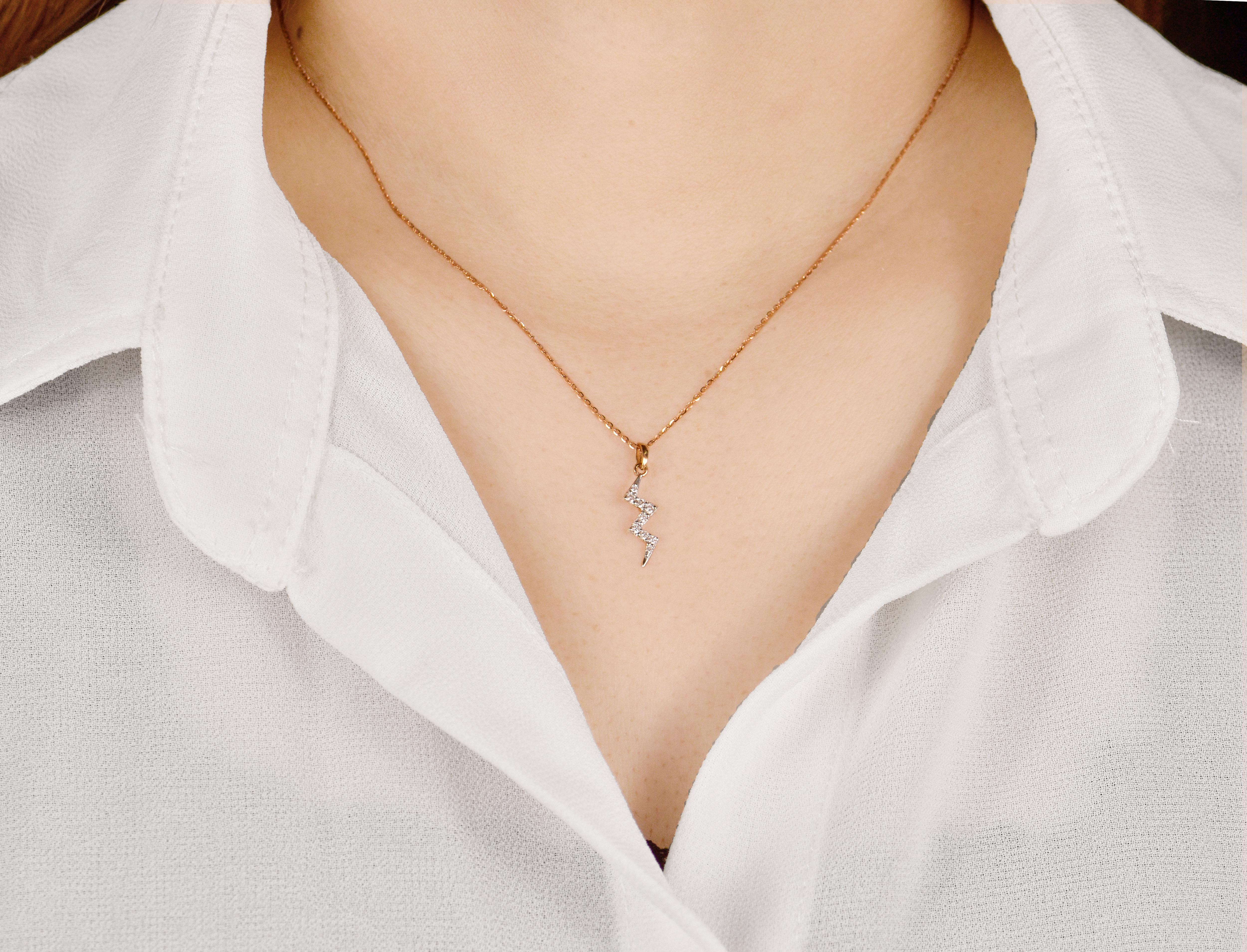 Collier Thunderbolt en or 18 carats avec diamants et collier étincelant en forme de boucle en vente 6