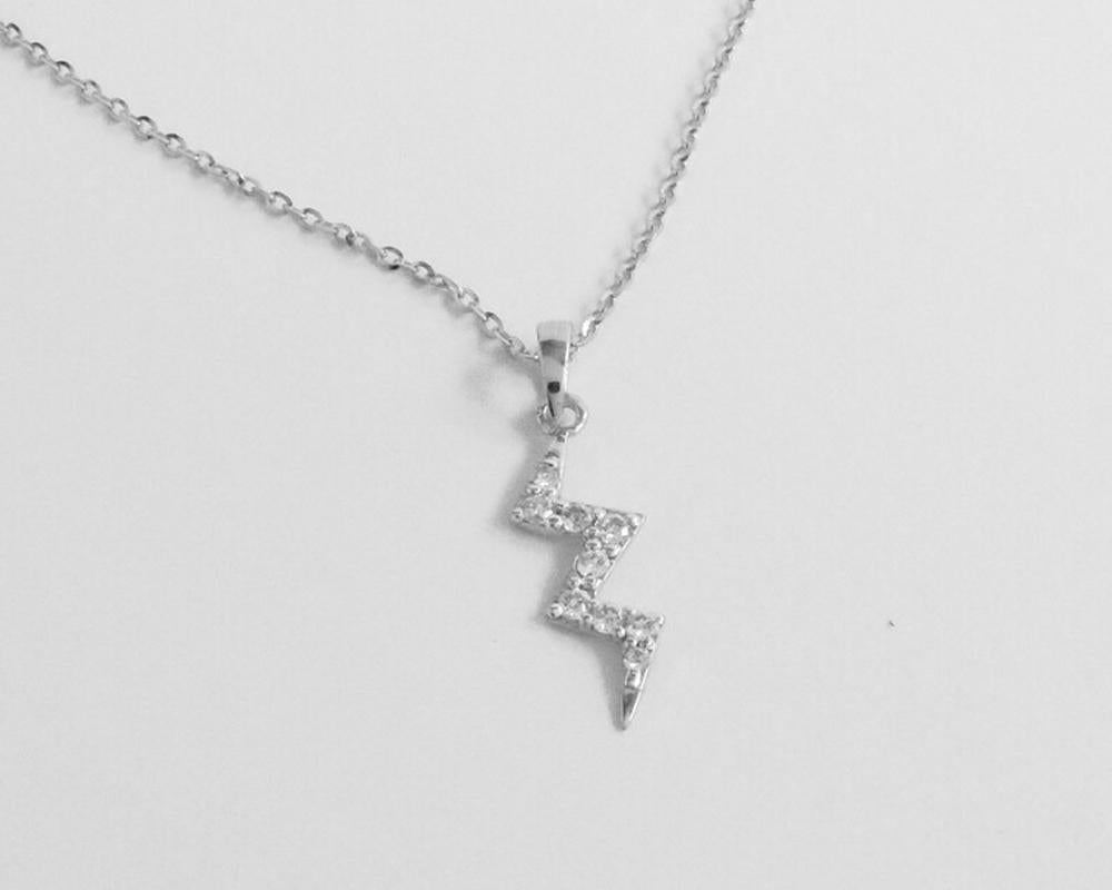 Moderne Collier Thunderbolt en or 18 carats avec diamants et collier étincelant en forme de boucle en vente