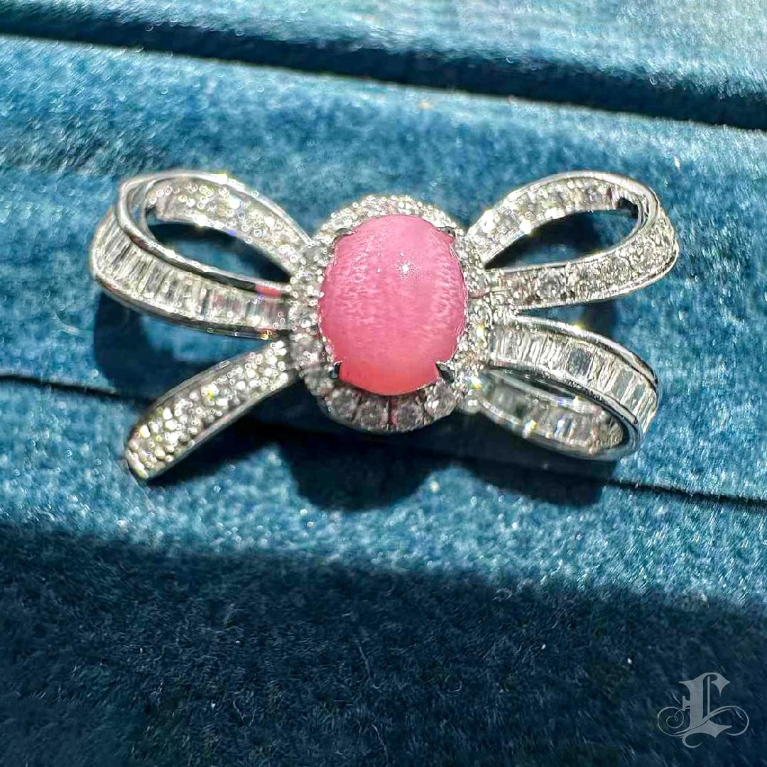 Grezzo Conchéa】 Gioiello di perle Akoya e conchiglia convertibile a 4 vie Ribbon Bloom - 1,39ct in vendita